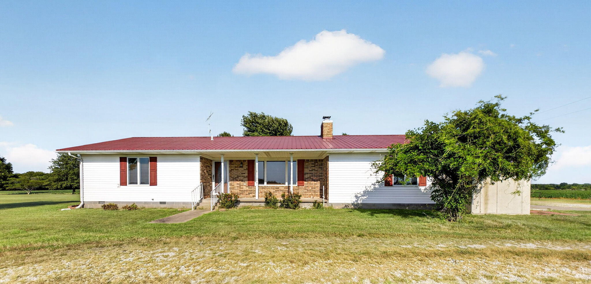4802 Highway 2 Property Photo 1