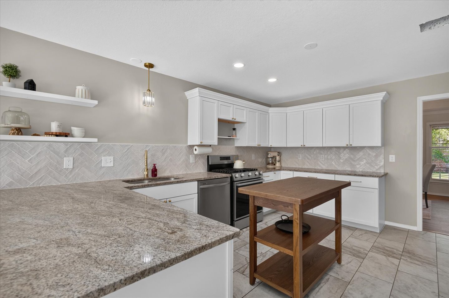 2624 Montrose Drive Property Photo 13