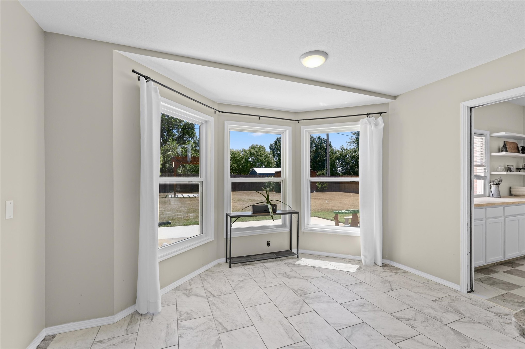 2624 Montrose Drive Property Photo 14