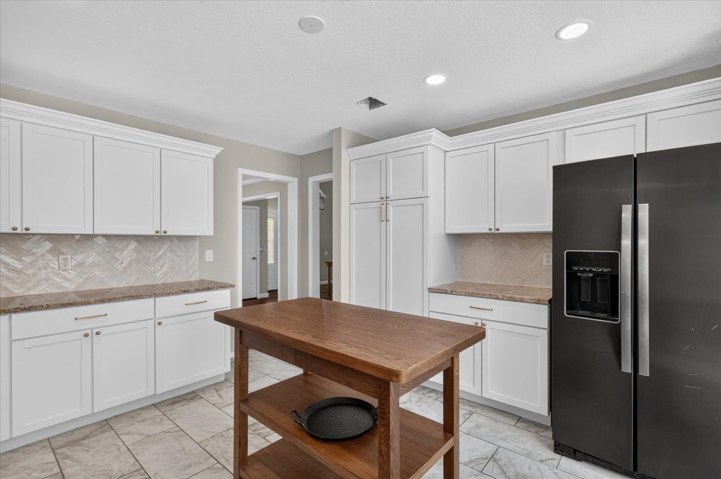 2624 Montrose Drive Property Photo 14