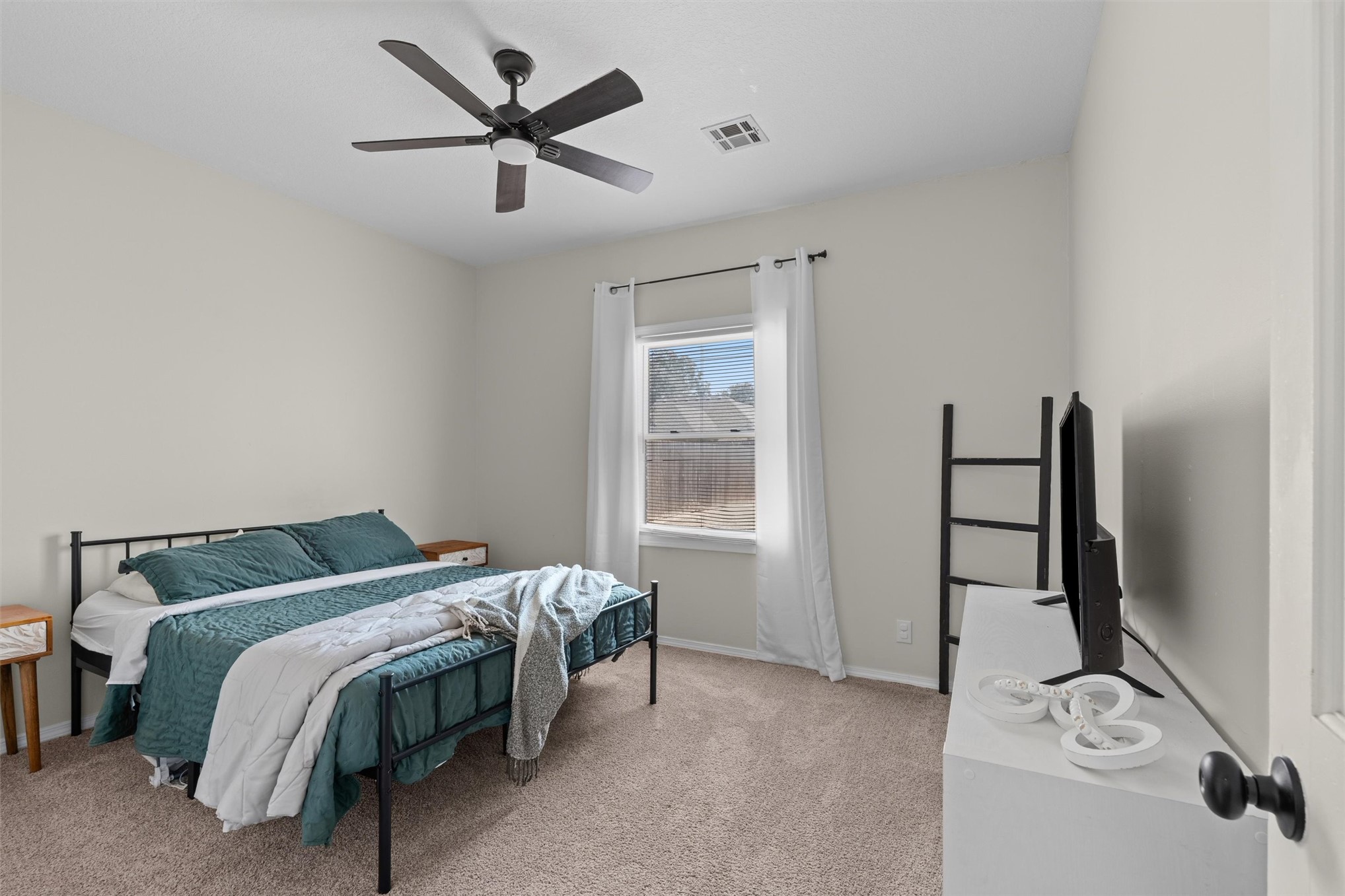 2624 Montrose Drive Property Photo 22