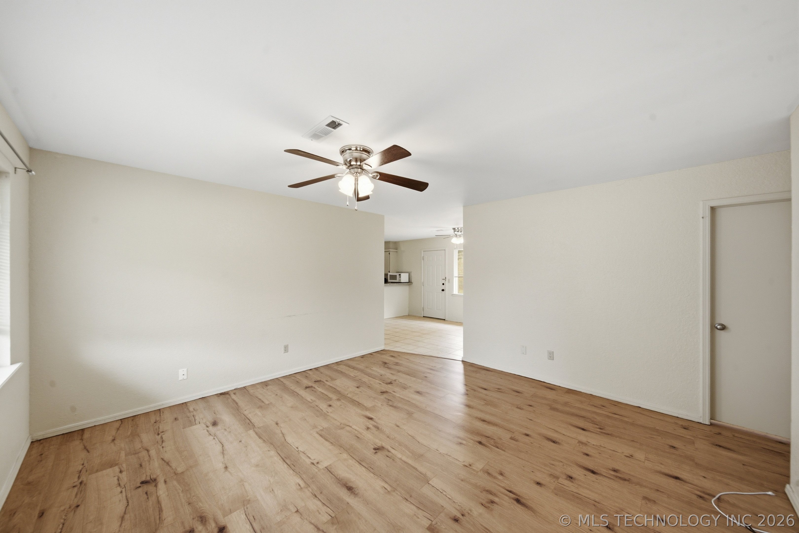 4325 S Elm Street Property Photo 5