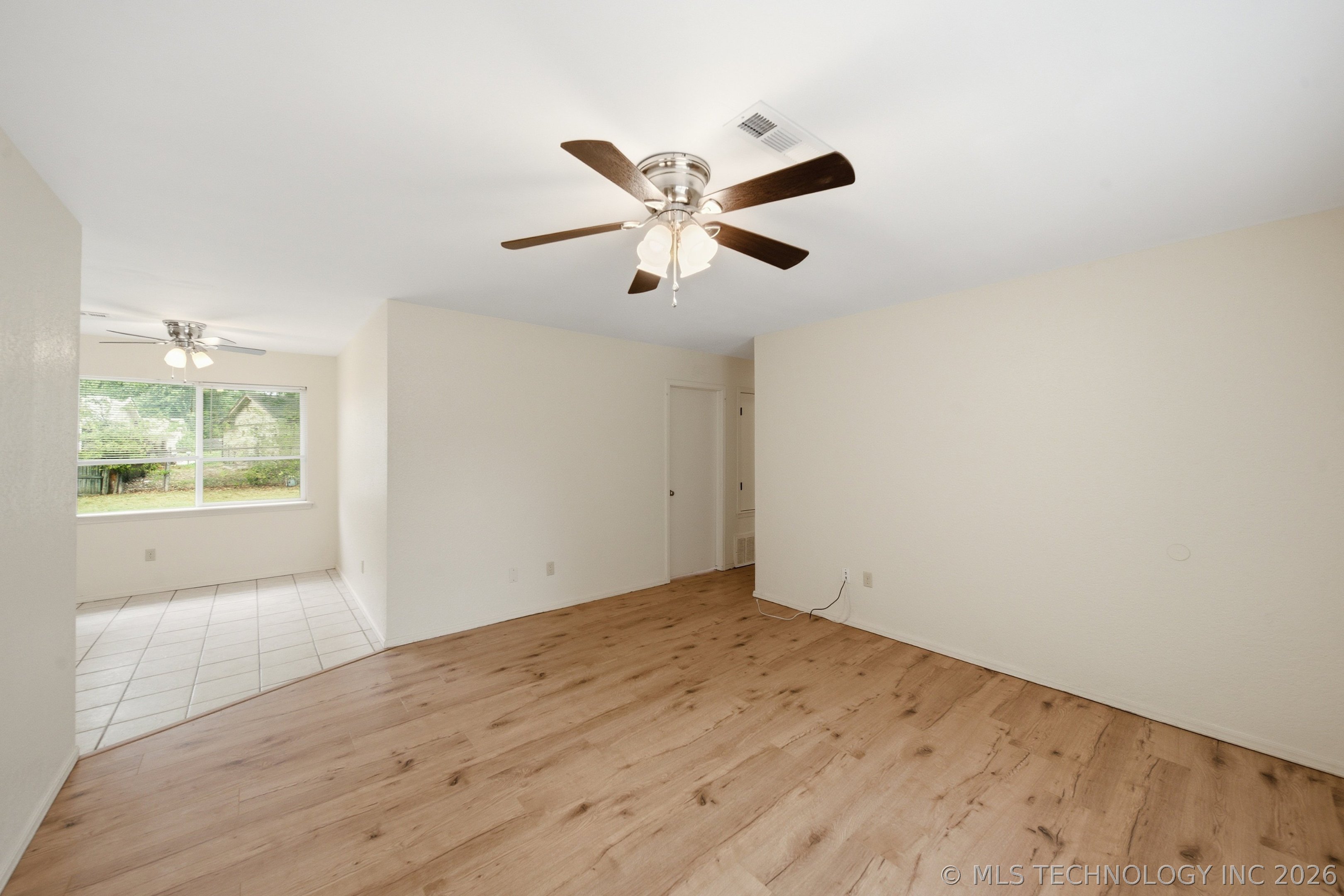 4325 S Elm Street Property Photo 8