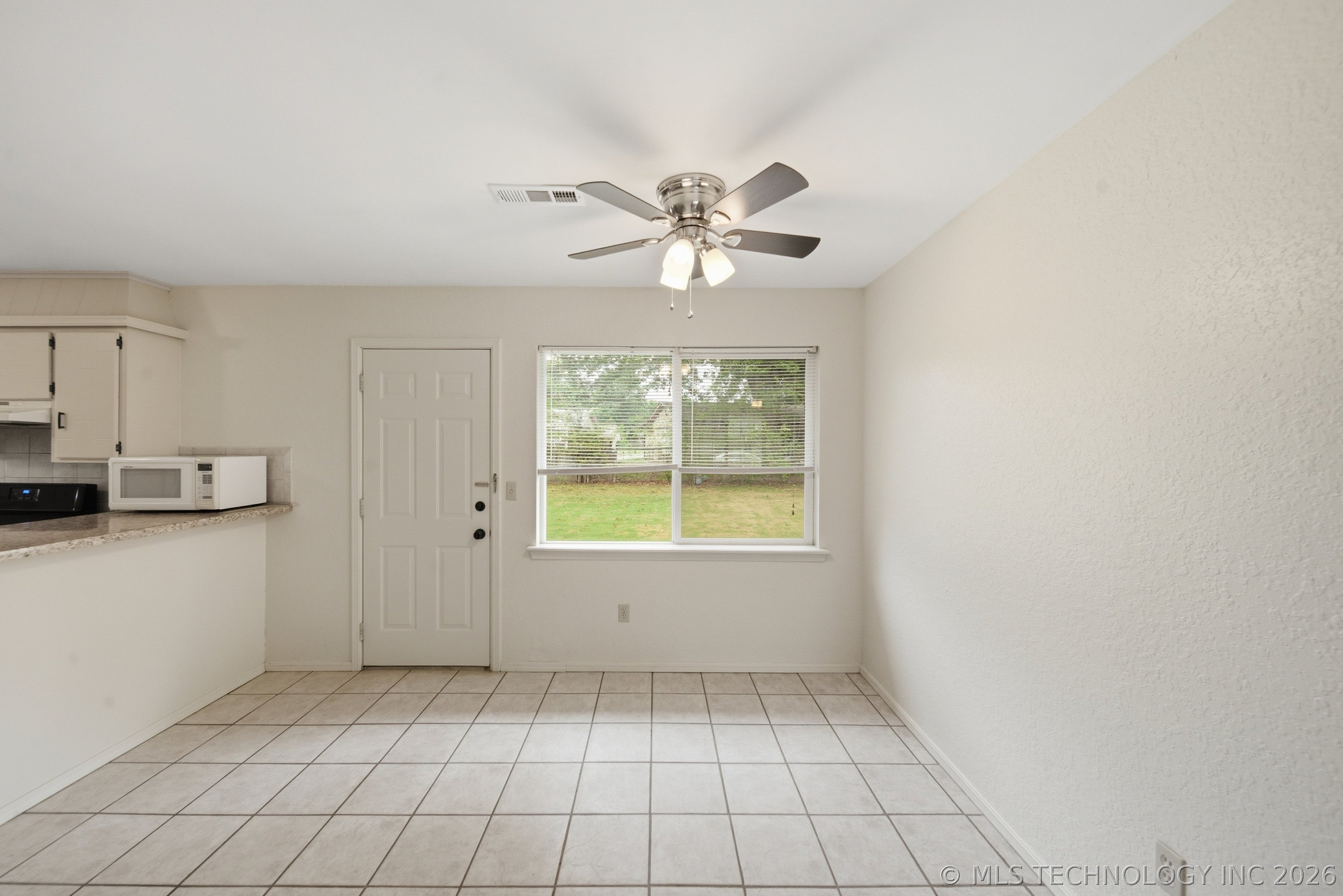 4325 S Elm Street Property Photo 10