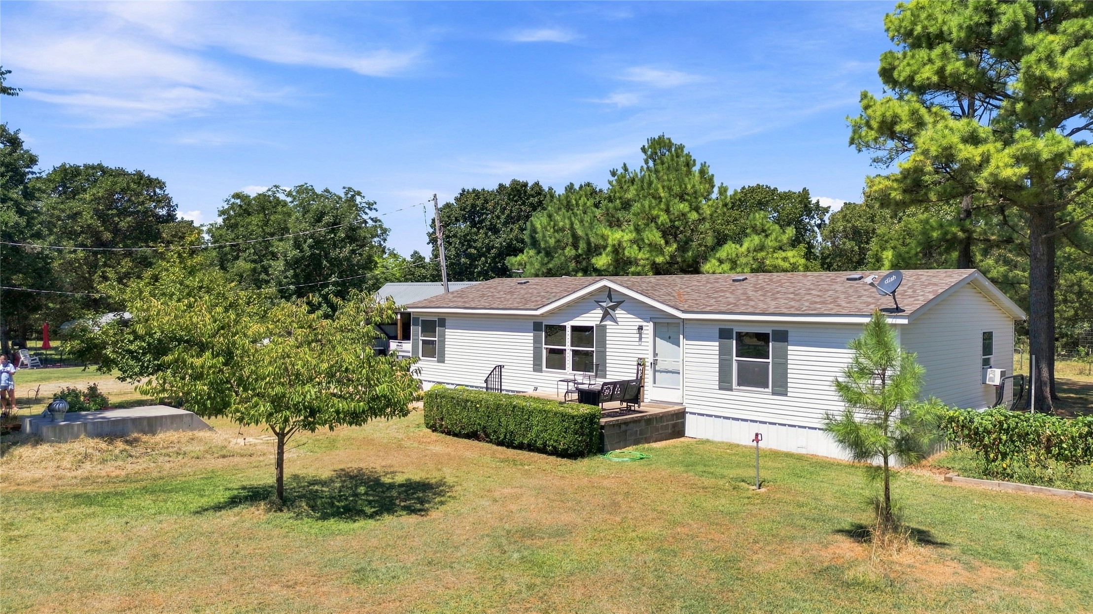 6599 E 480 Road Property Photo 1