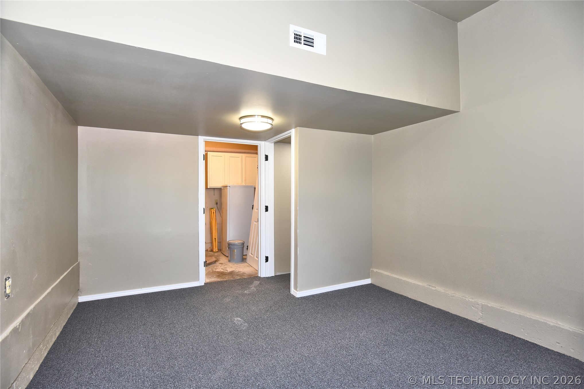 5746 E 26th Place Property Photo 3
