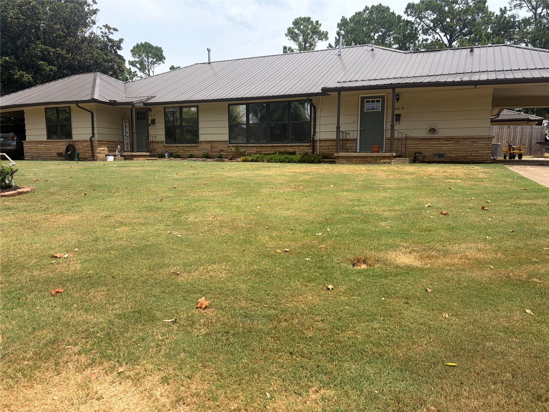 641 Apple Street Property Photo 1
