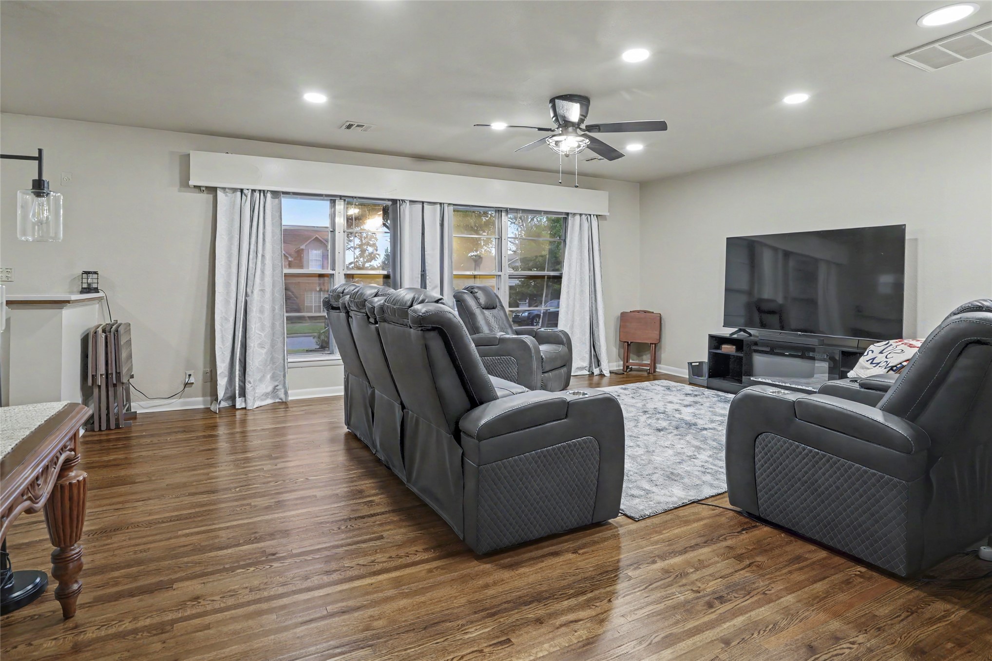 641 Apple Street Property Photo 5