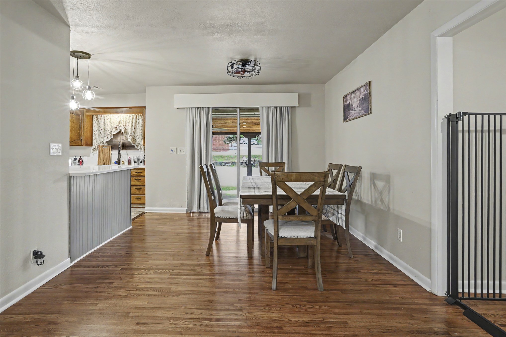 641 Apple Street Property Photo 8