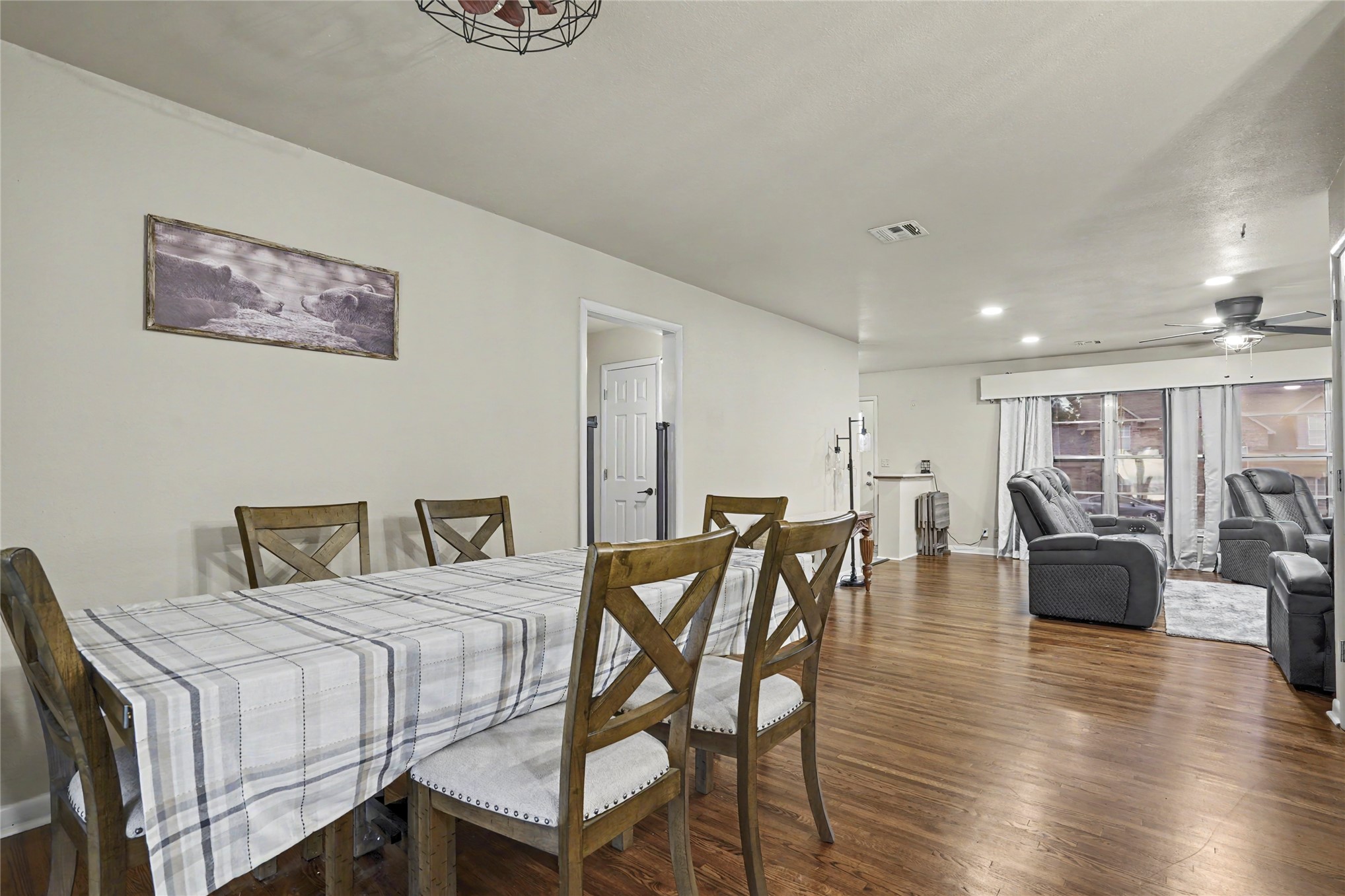 641 Apple Street Property Photo 9