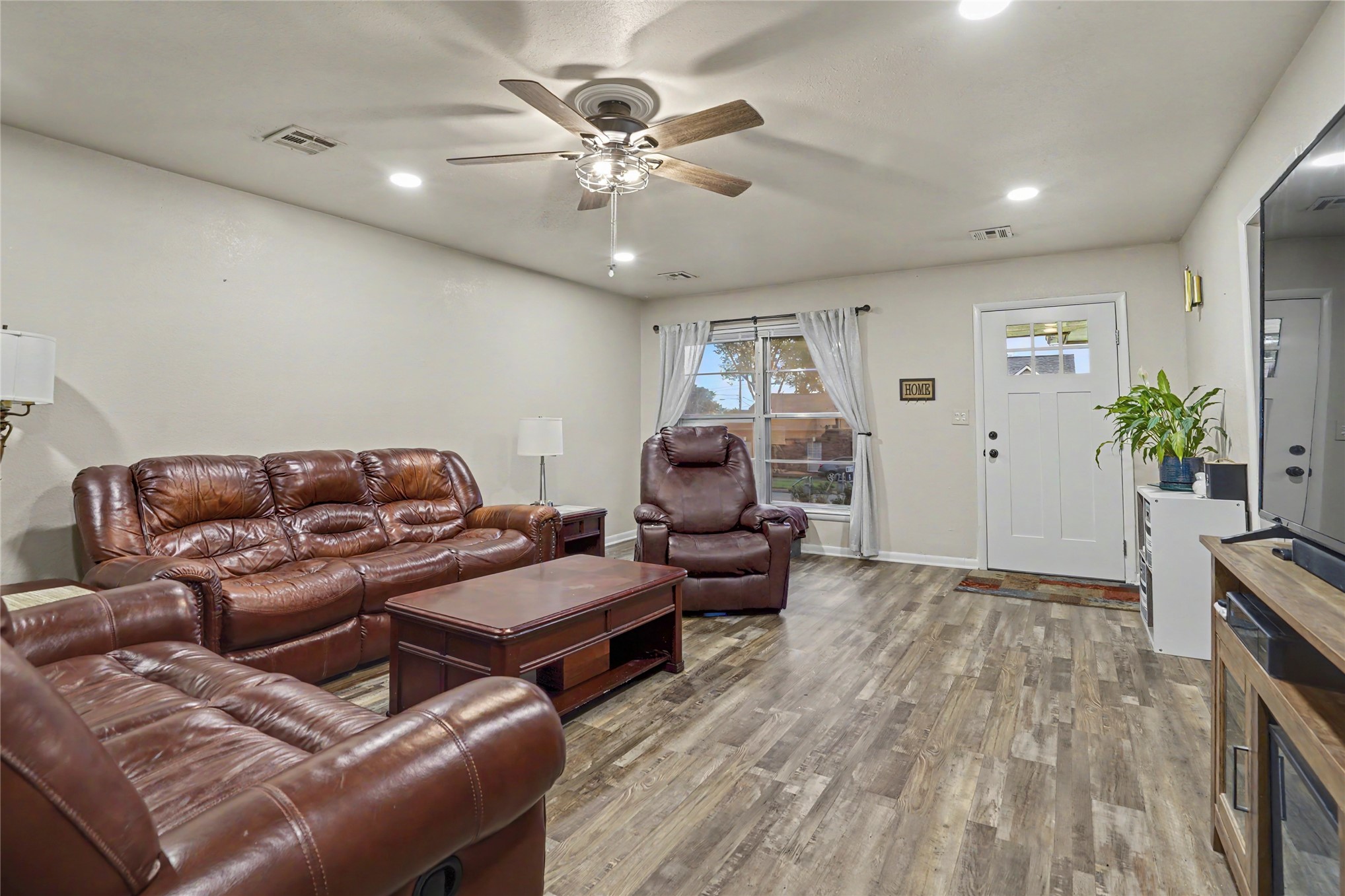 641 Apple Street Property Photo 22