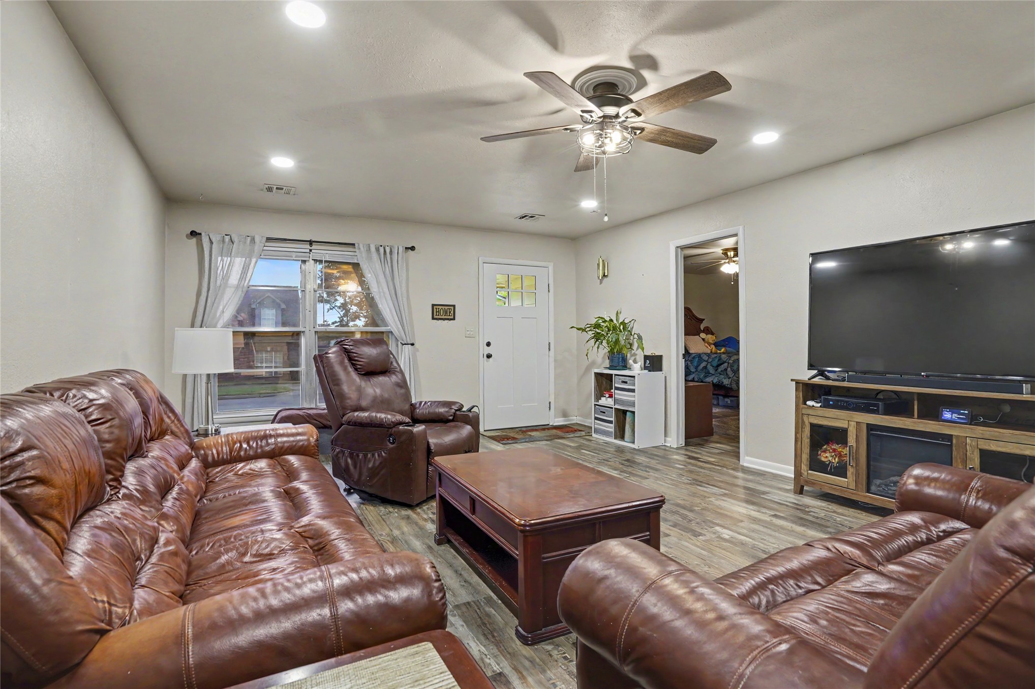 641 Apple Street Property Photo 23