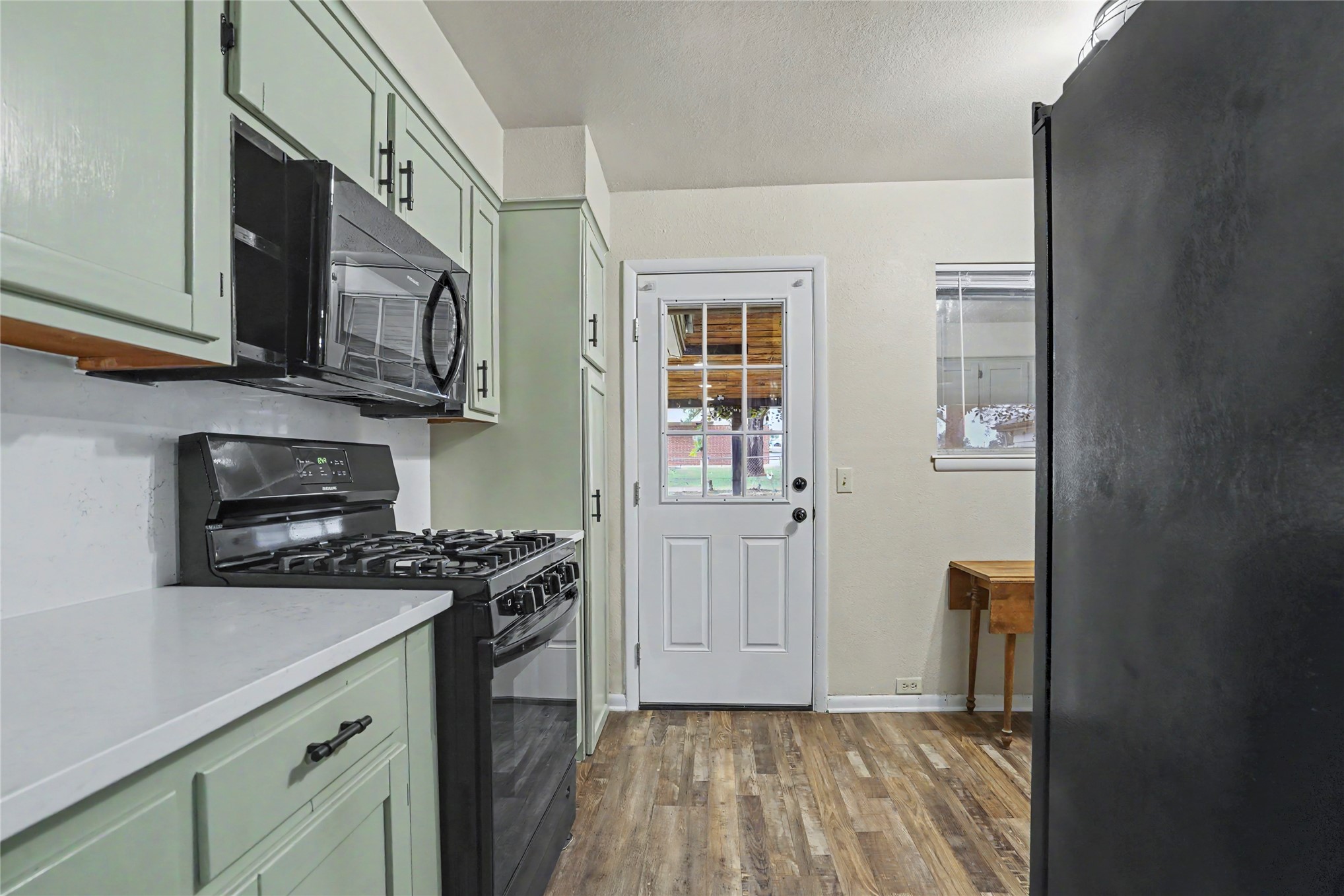 641 Apple Street Property Photo 24