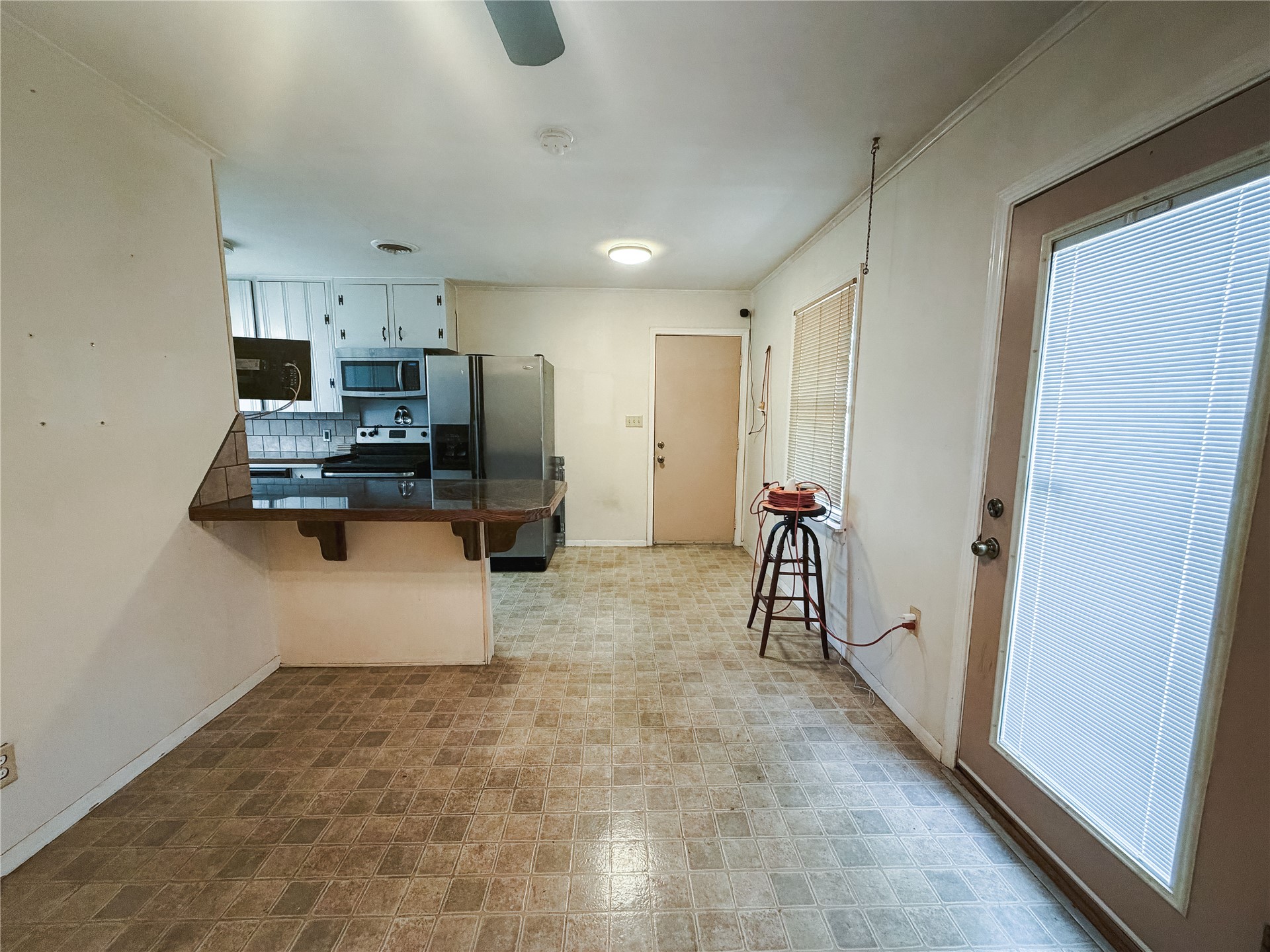 2502 Hayes Street Property Photo 6