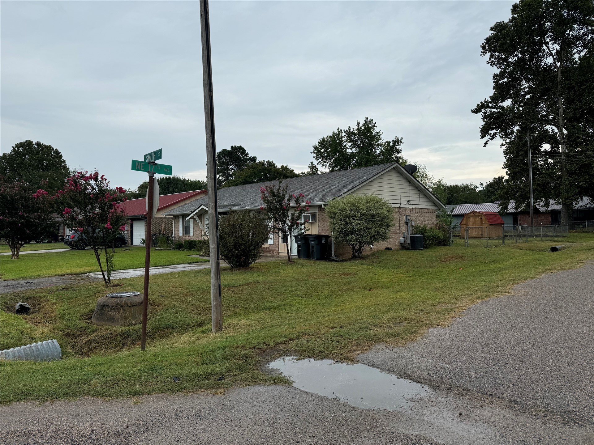 1701 Smith Property Photo 3