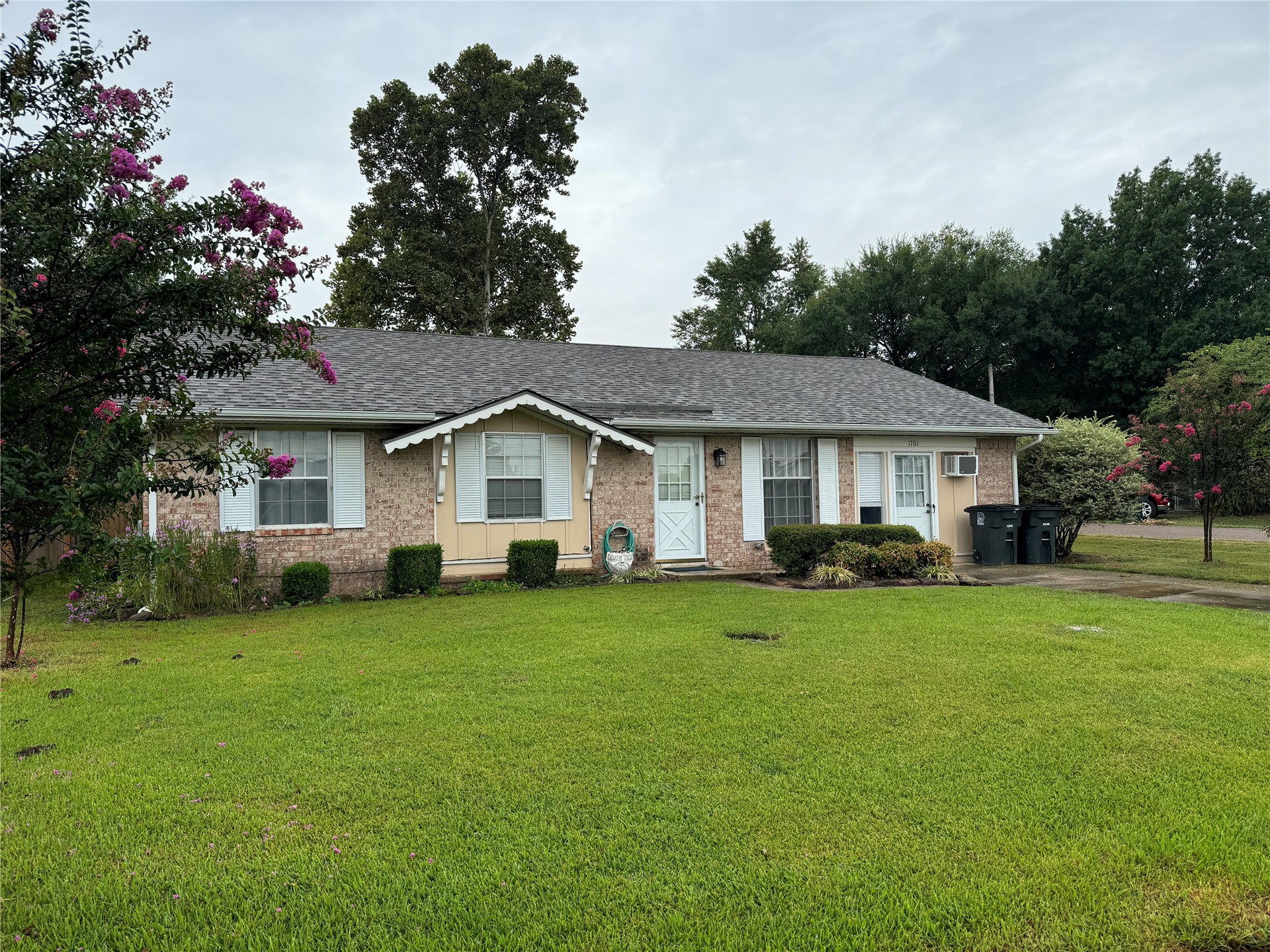1701 Smith Property Photo 5