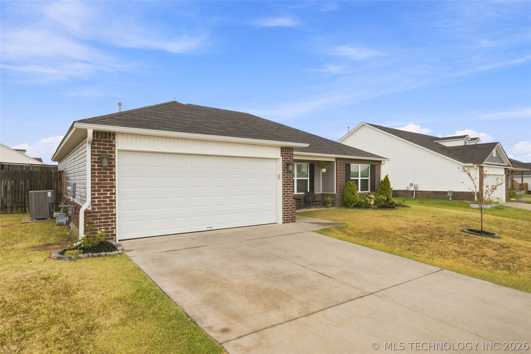 1510 E Urbana Street Property Photo 2