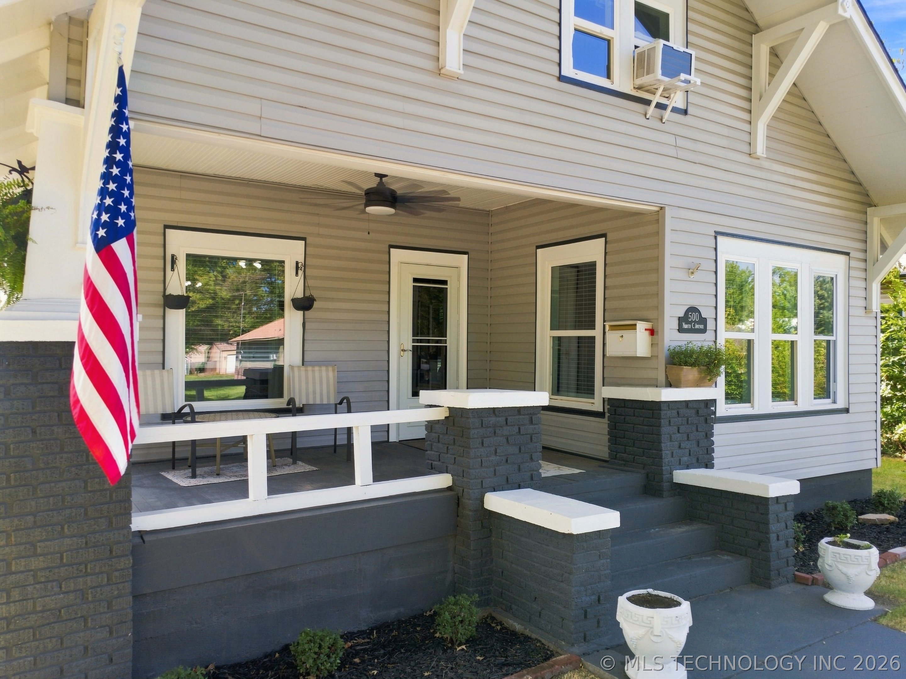 500 N C Avenue Property Photo 2