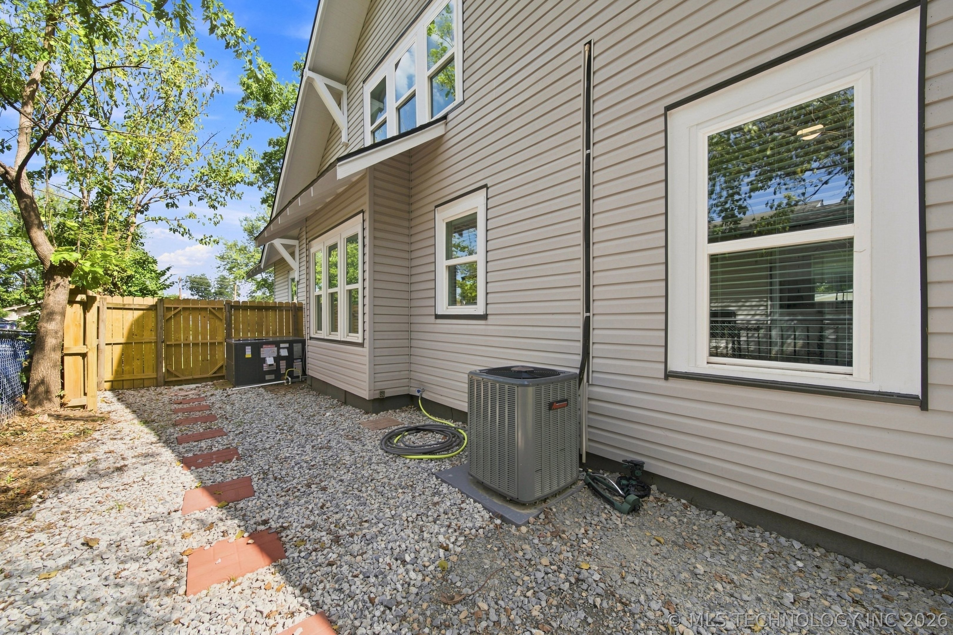 500 N C Avenue Property Photo 6