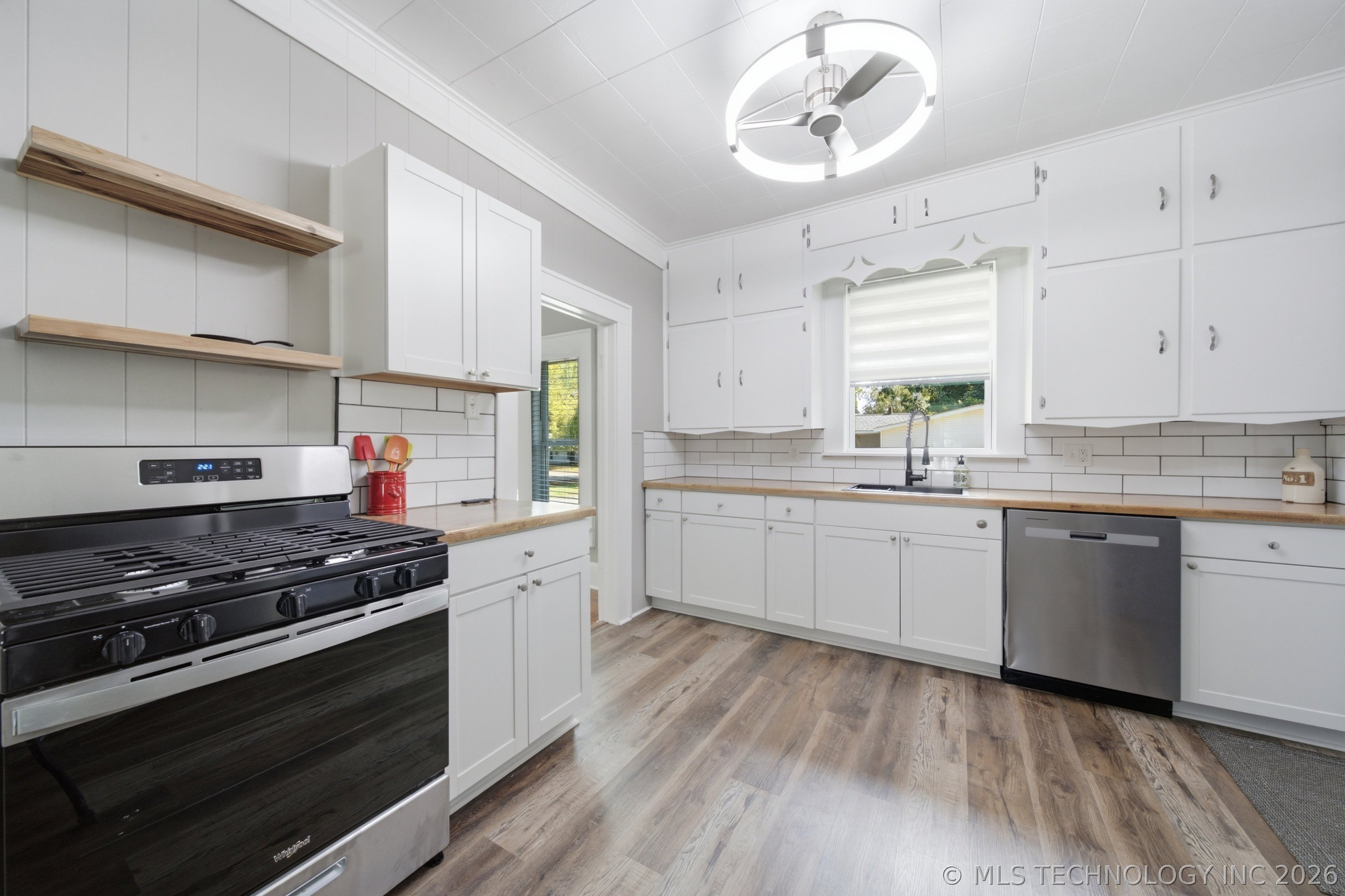 500 N C Avenue Property Photo 16