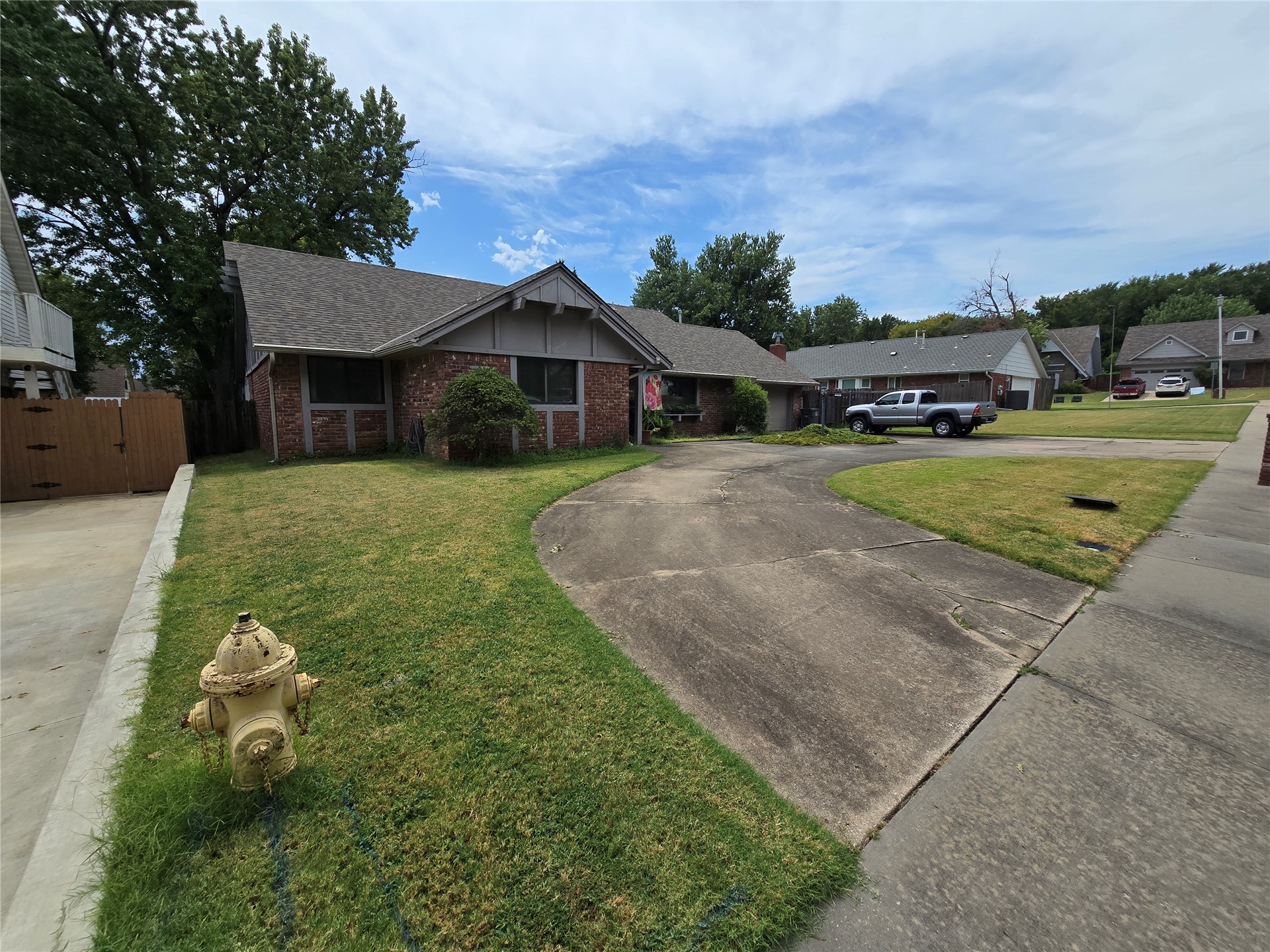 6910 E 62nd Street Property Photo 1