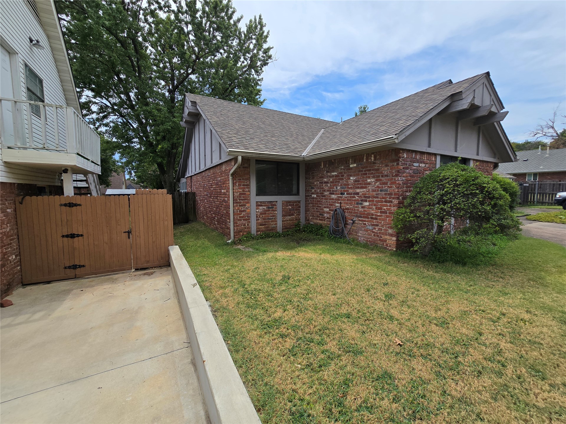 6910 E 62nd Street Property Photo 5