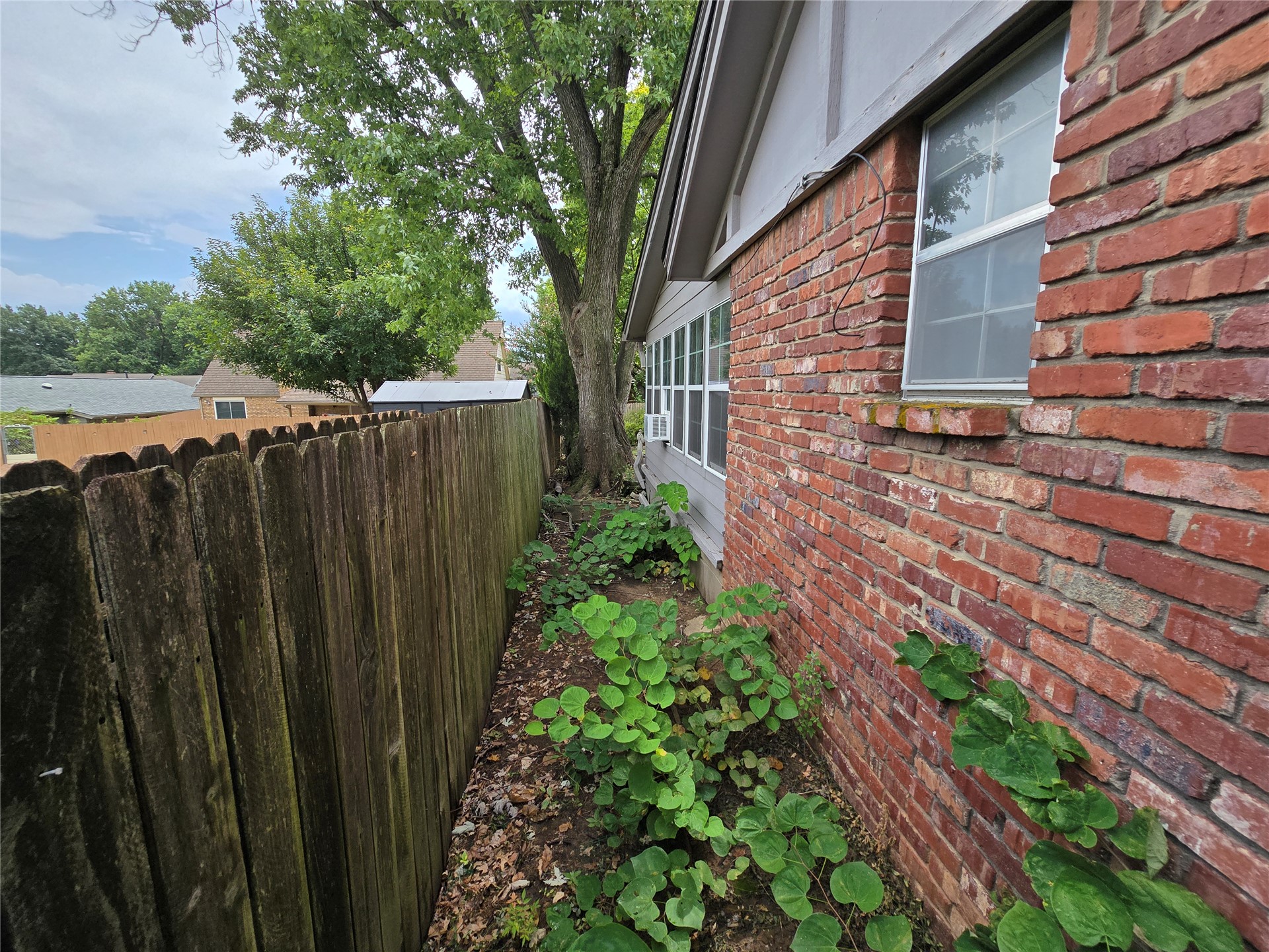 6910 E 62nd Street Property Photo 7