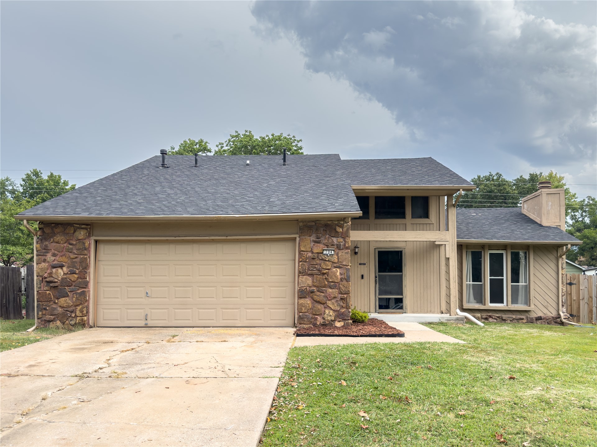704 W Vicksburg Street
