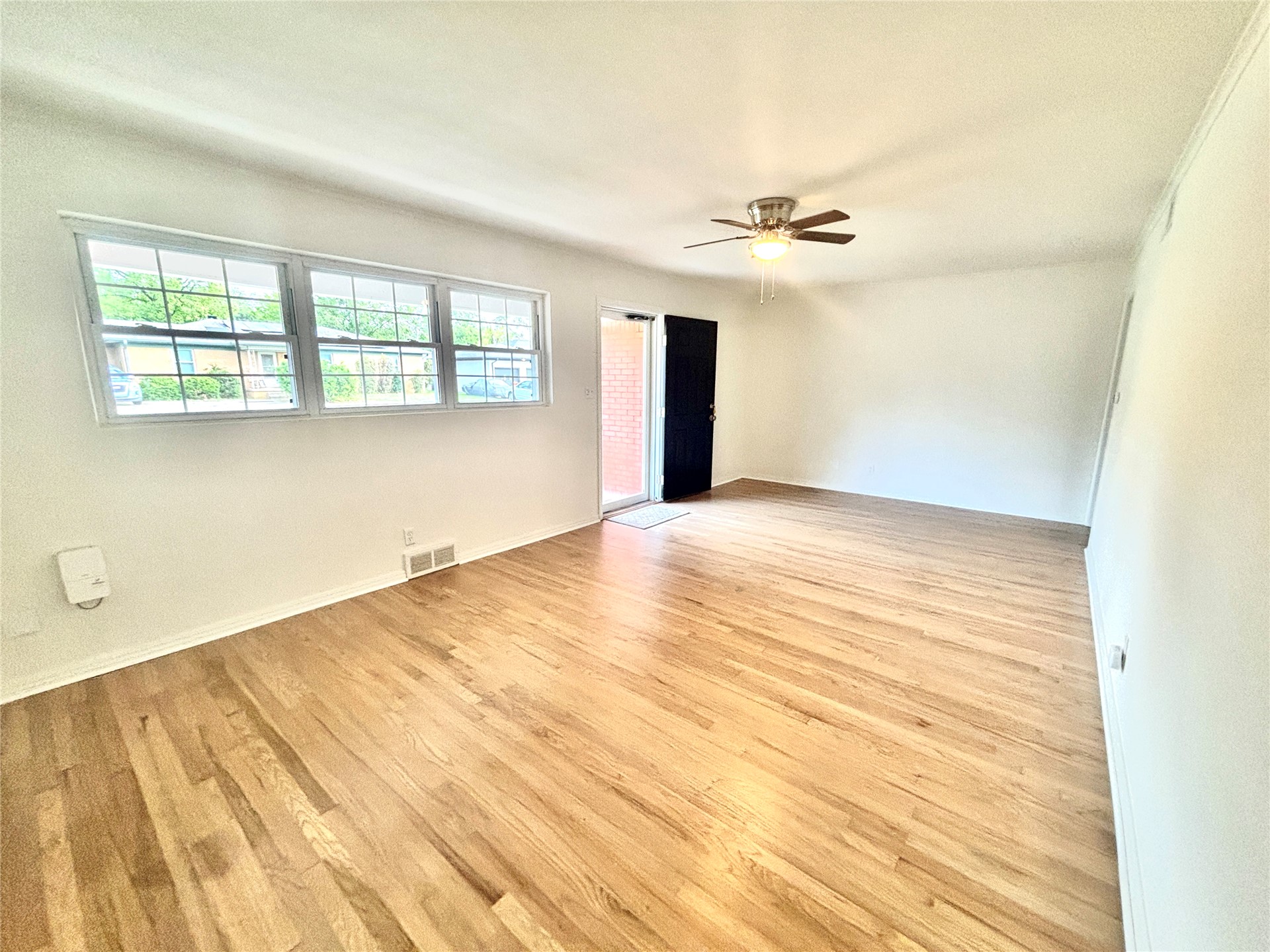 612 Northwest Avenue Property Photo 8