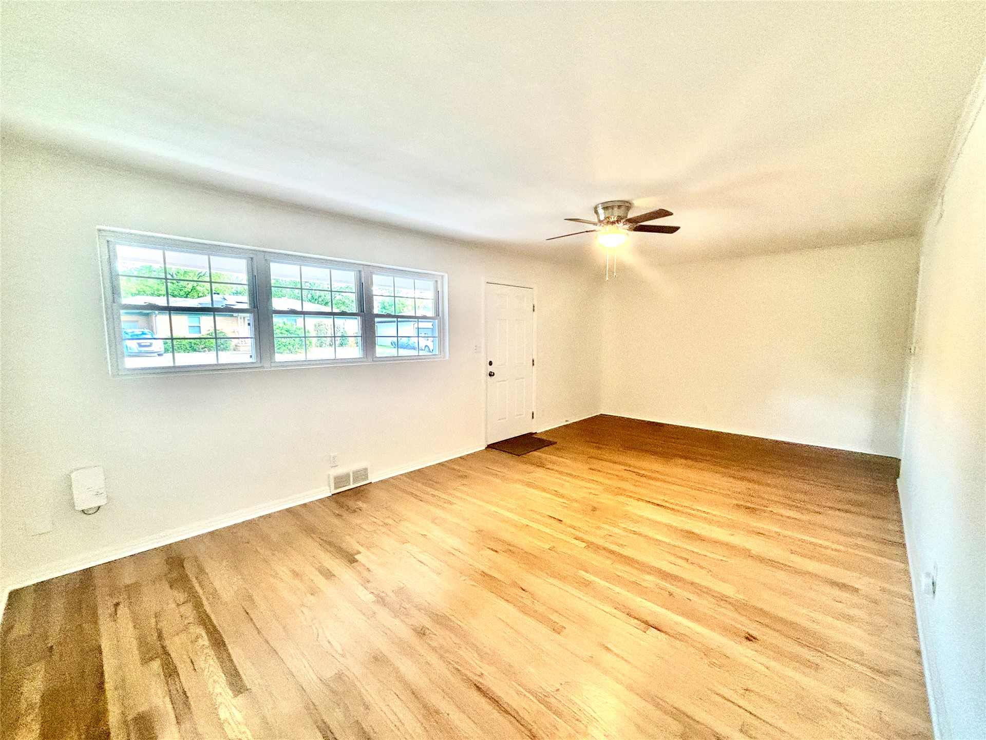 612 Northwest Avenue Property Photo 9