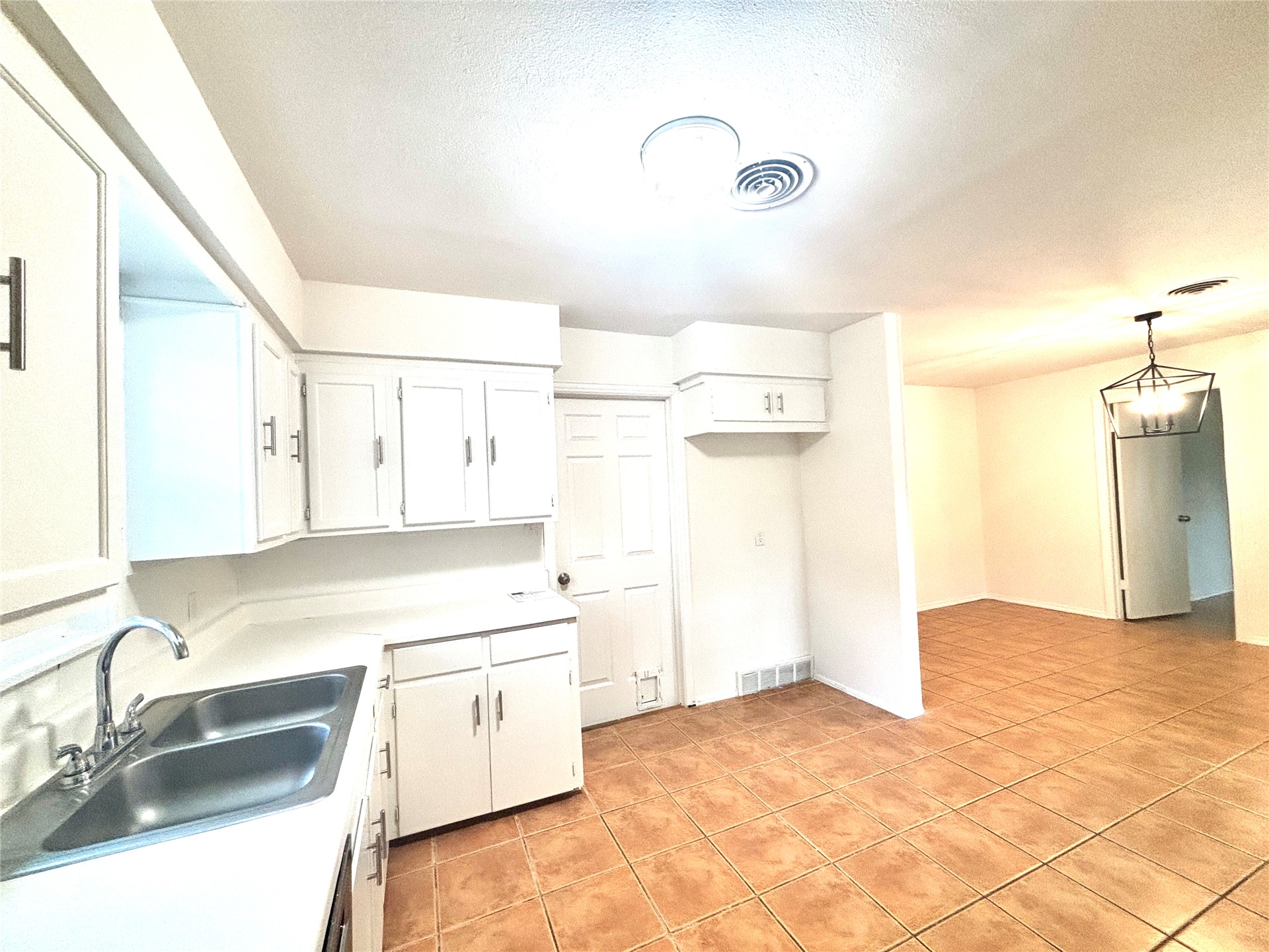 612 Northwest Avenue Property Photo 15