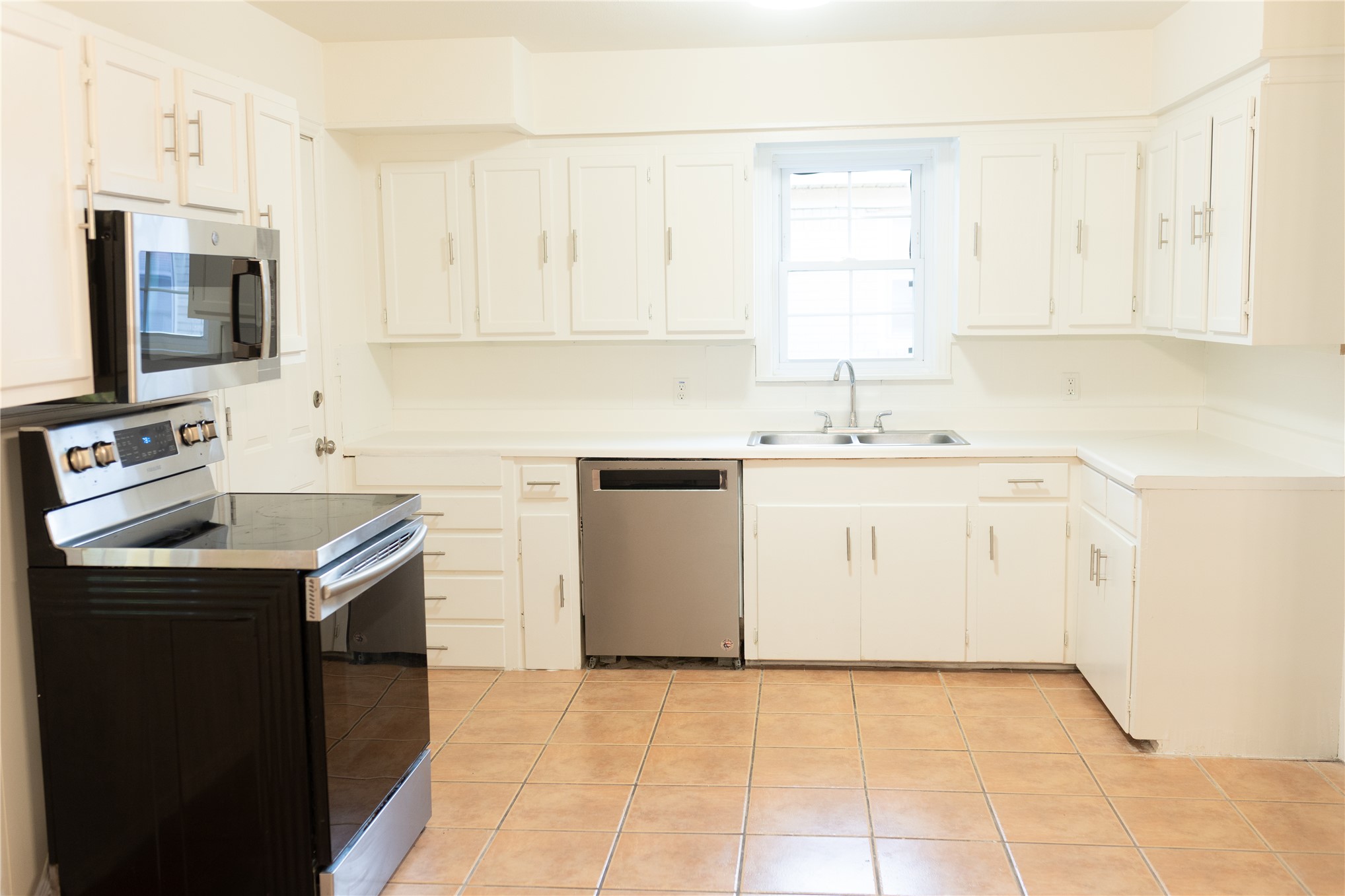 612 Northwest Avenue Property Photo 16