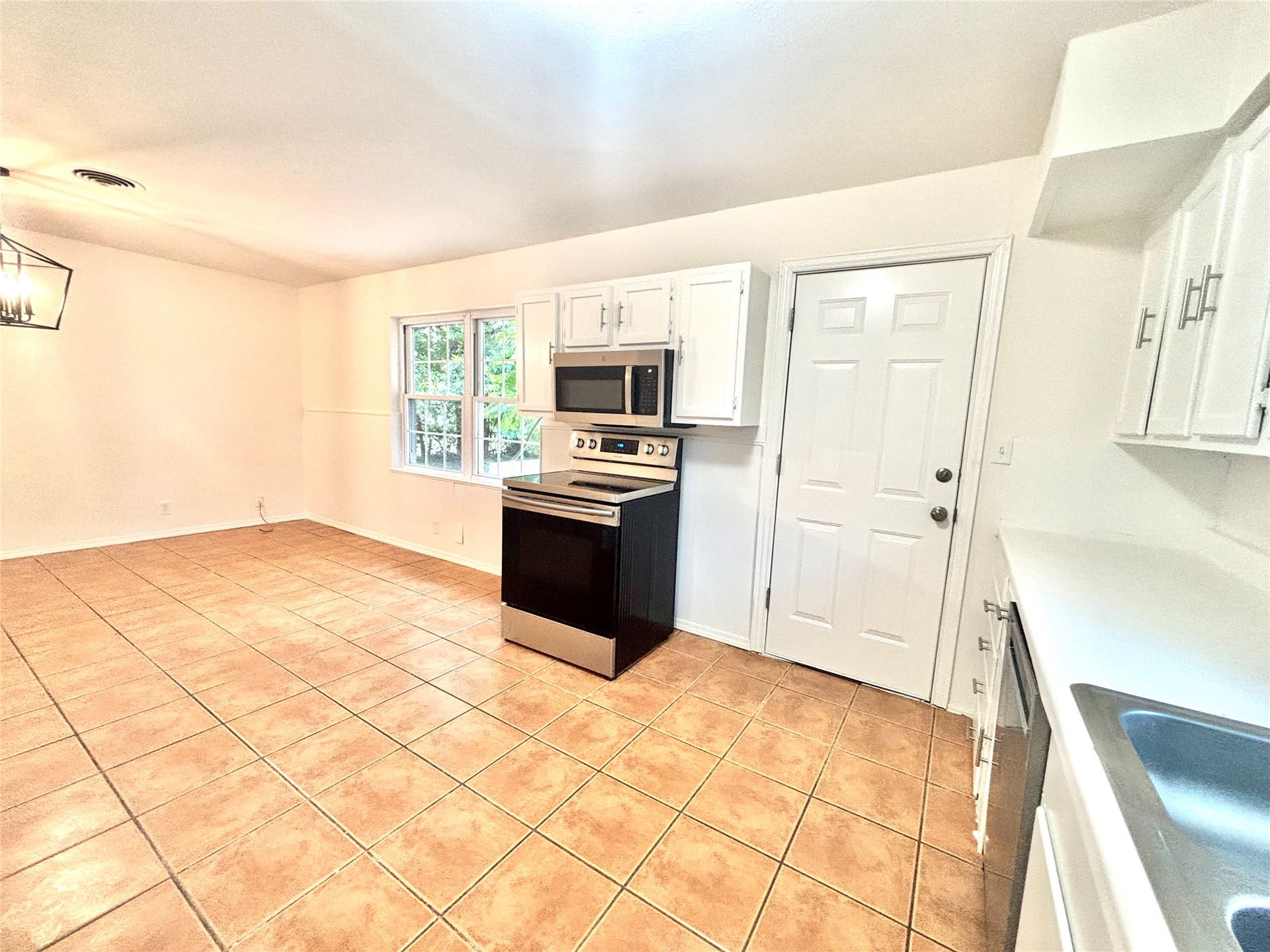 612 Northwest Avenue Property Photo 18
