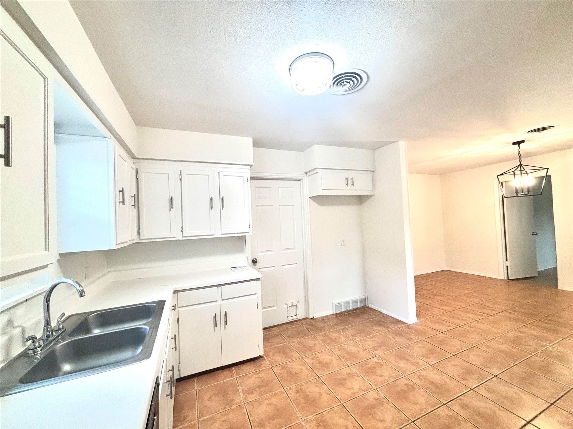 612 Northwest Avenue Property Photo 19