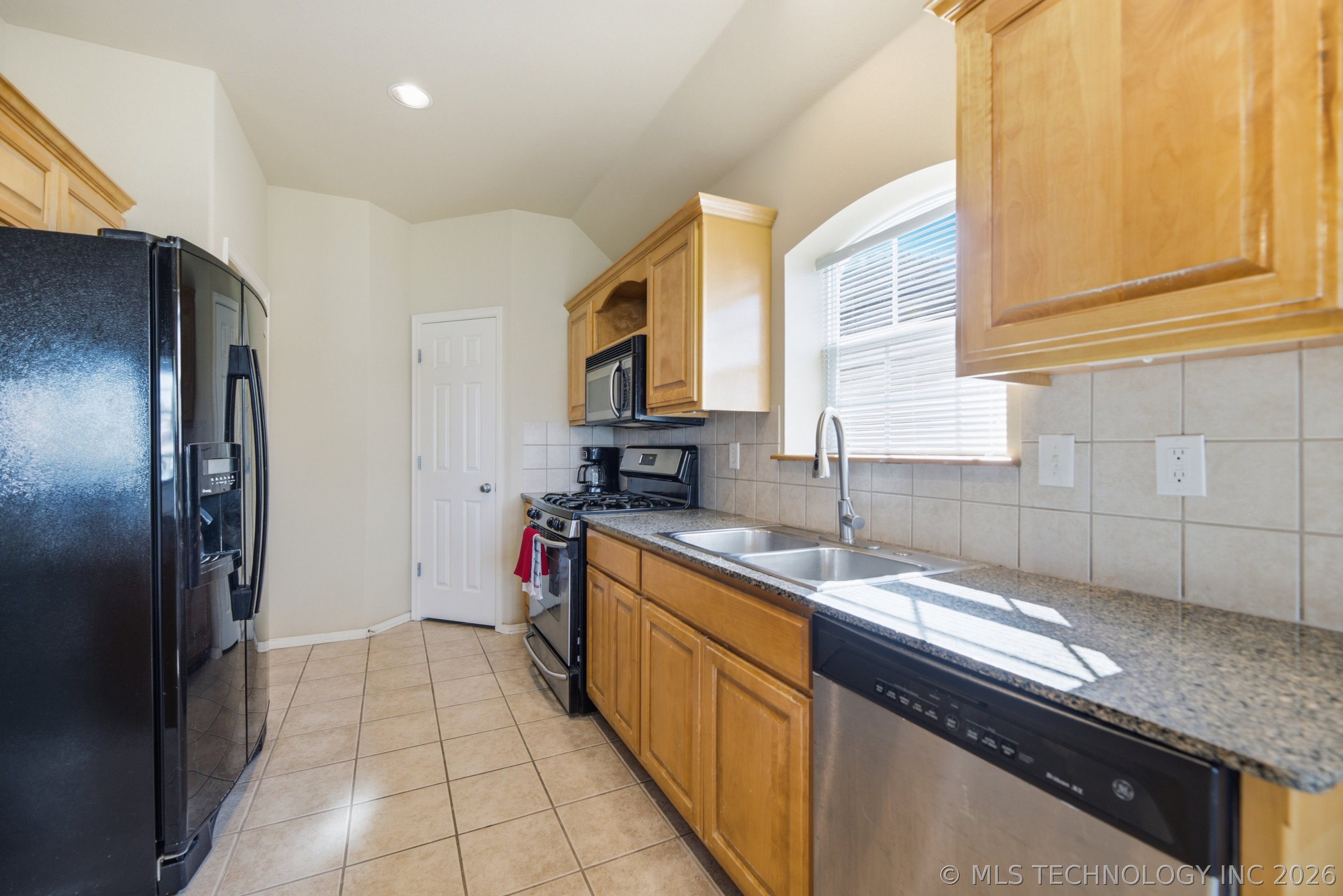 9022 N 156th East Avenue Property Photo 12