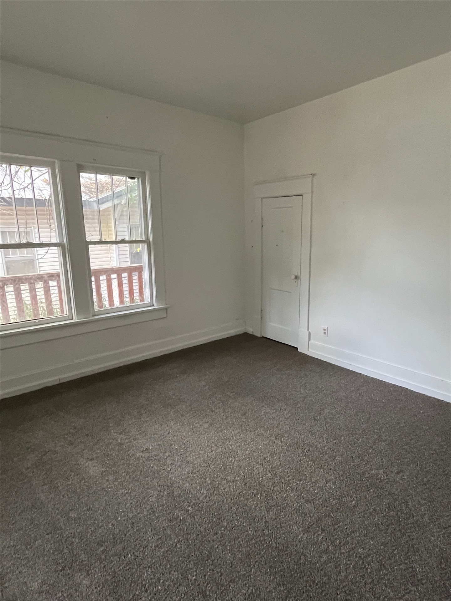 523 16th Property Photo 3