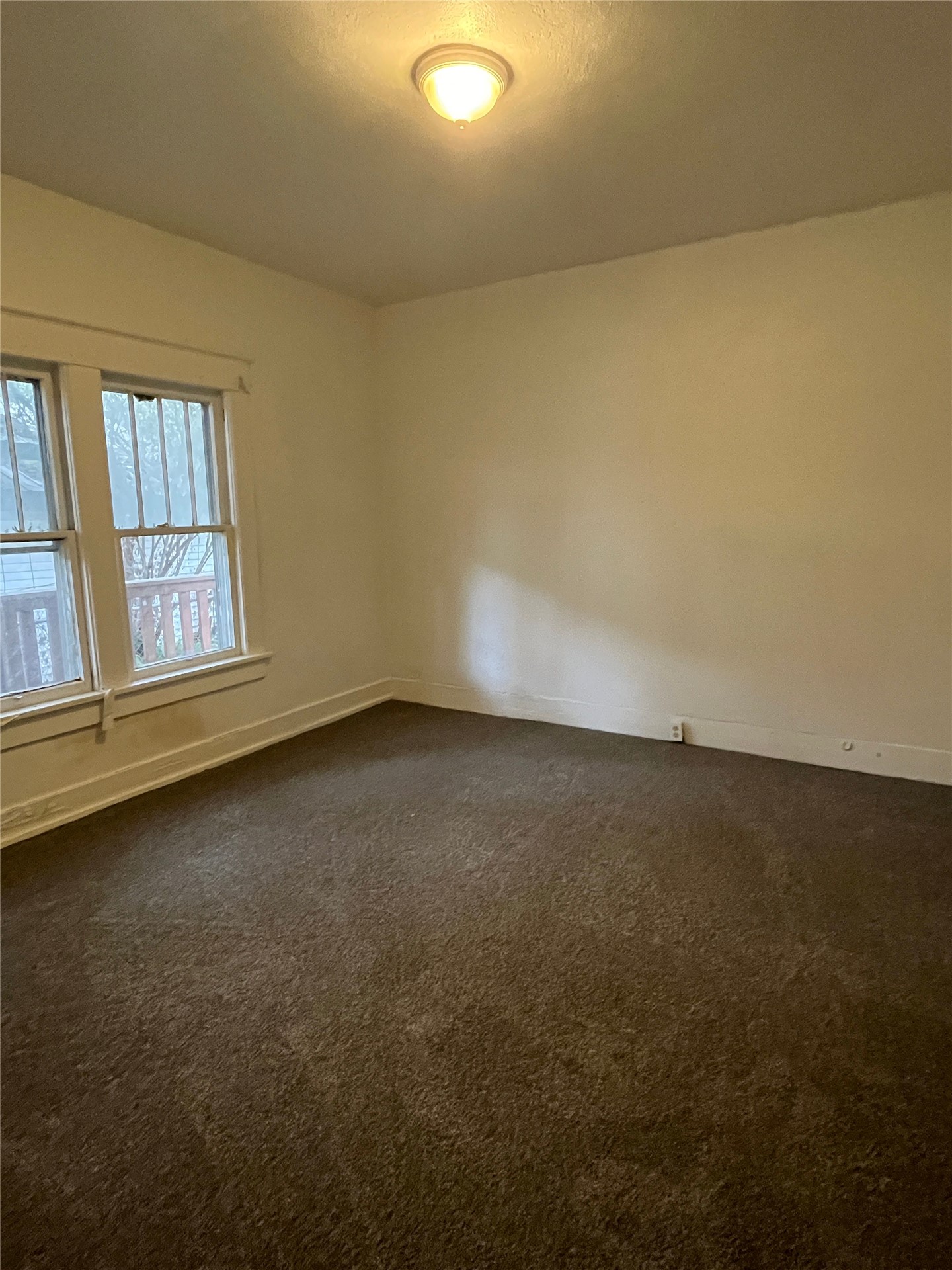 523 16th Property Photo 8