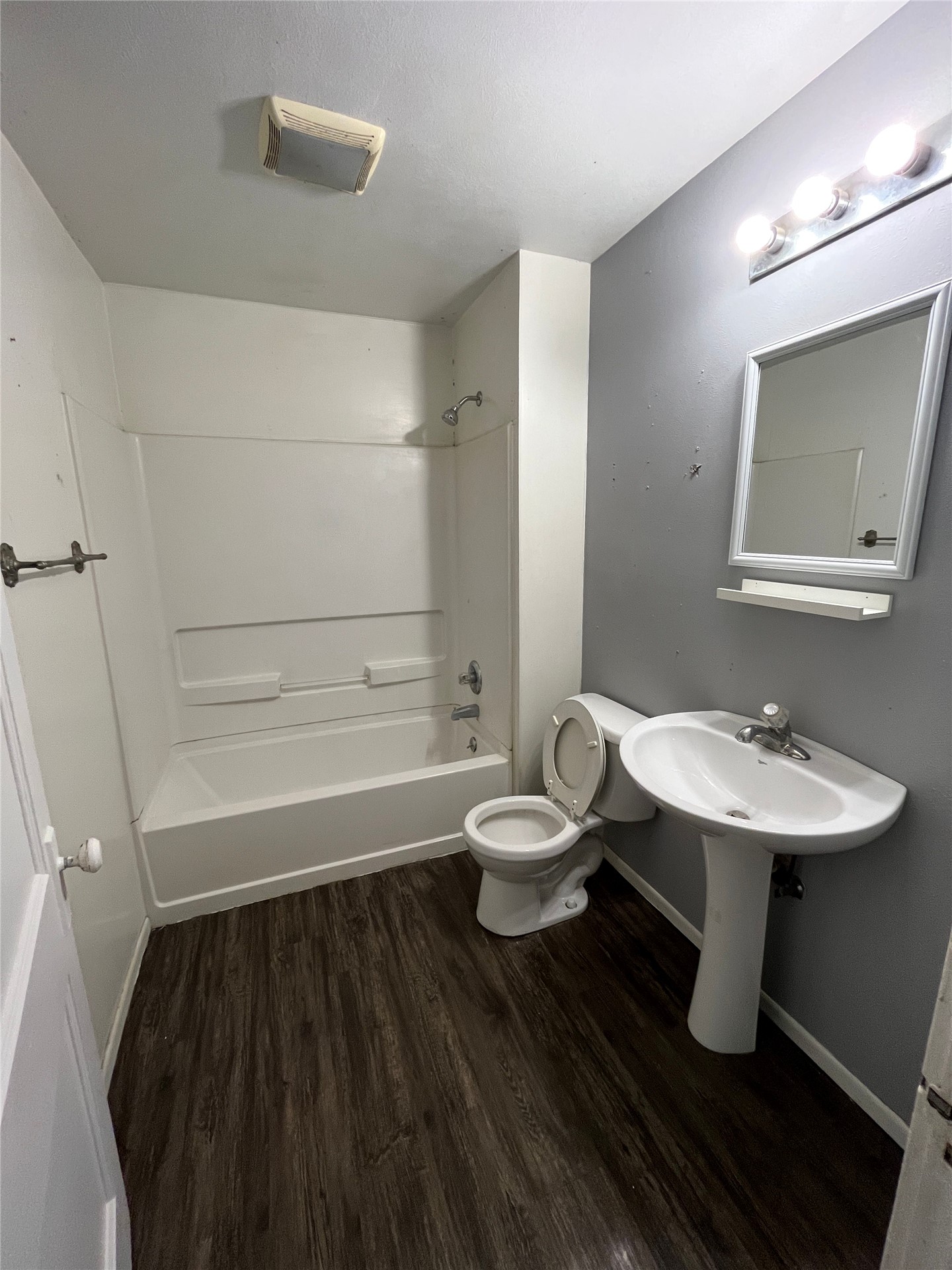 523 16th Property Photo 11