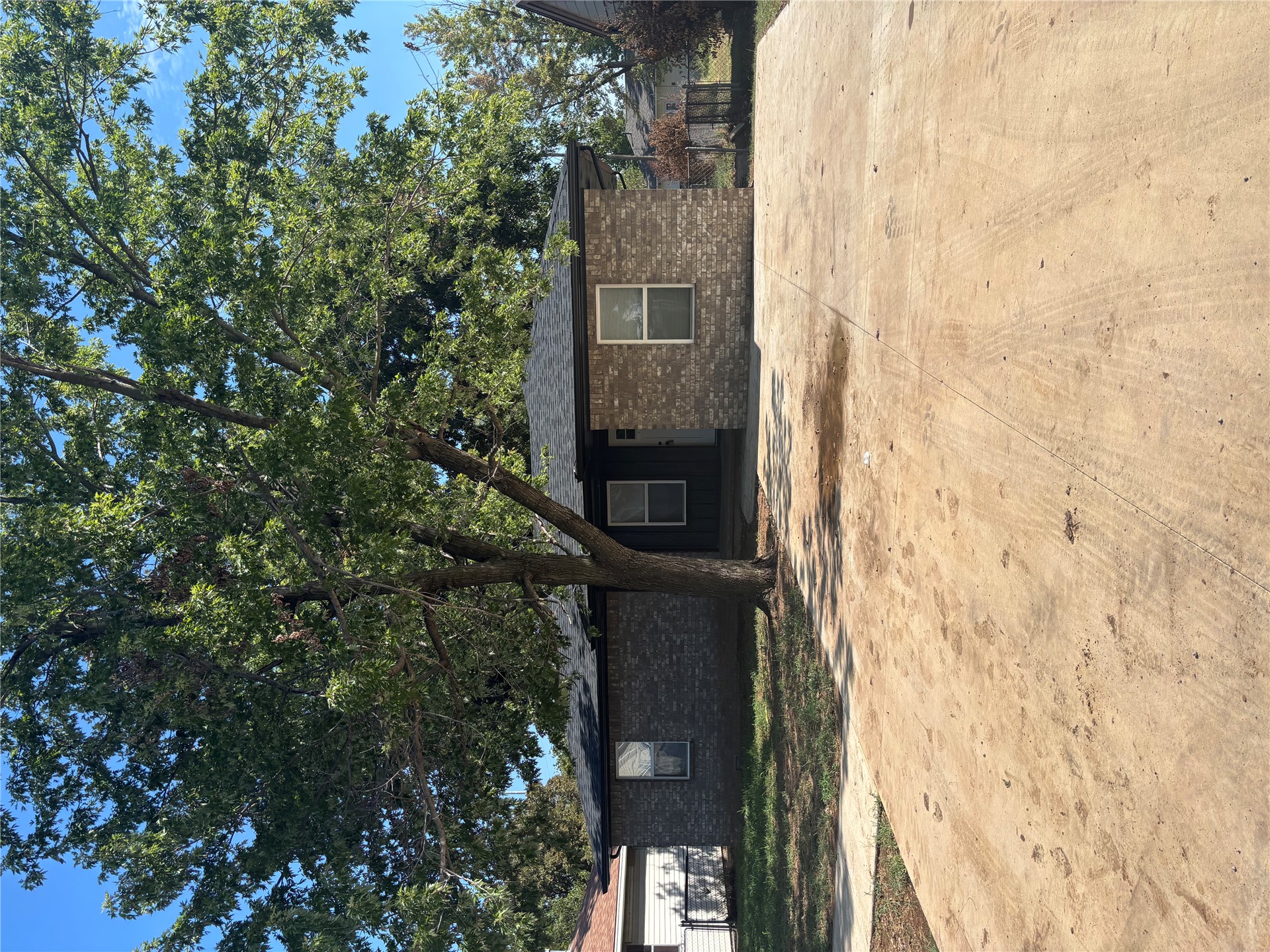 405 E 8th Street Property Photo 1