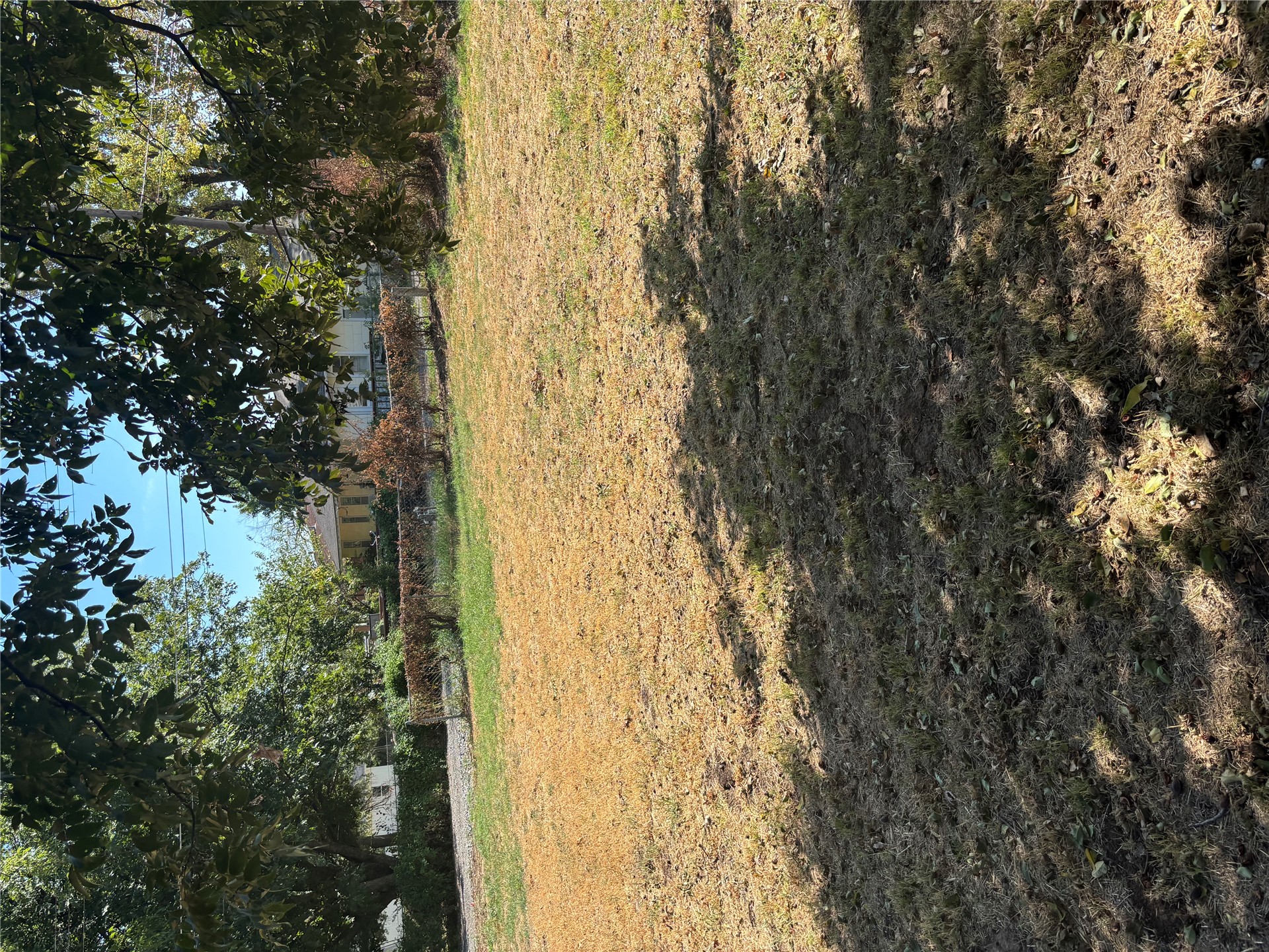 405 E 8th Street Property Photo 4