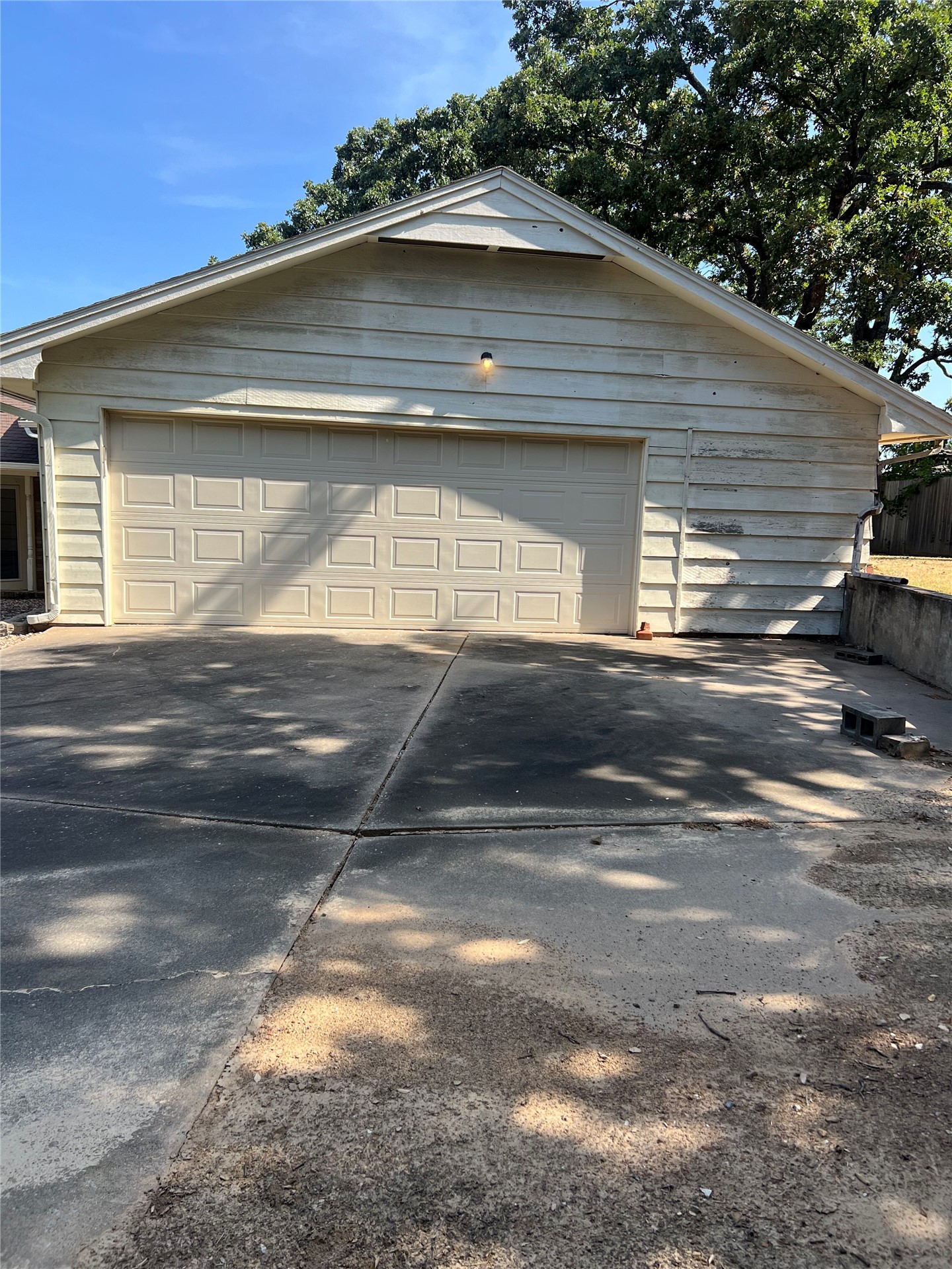 1802 Mockingbird Property Photo 3