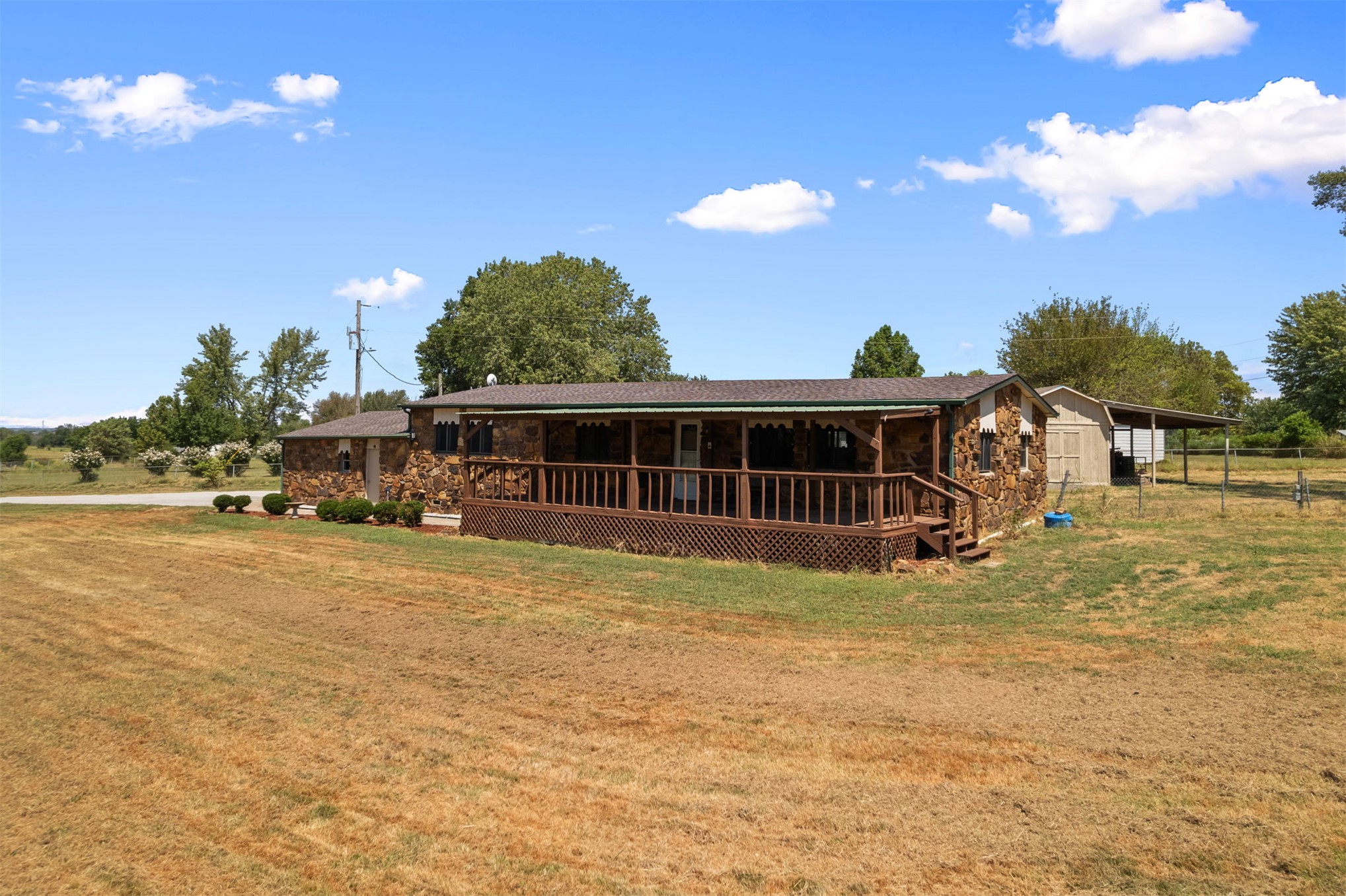 13907 N 86 Avenue Property Photo 4
