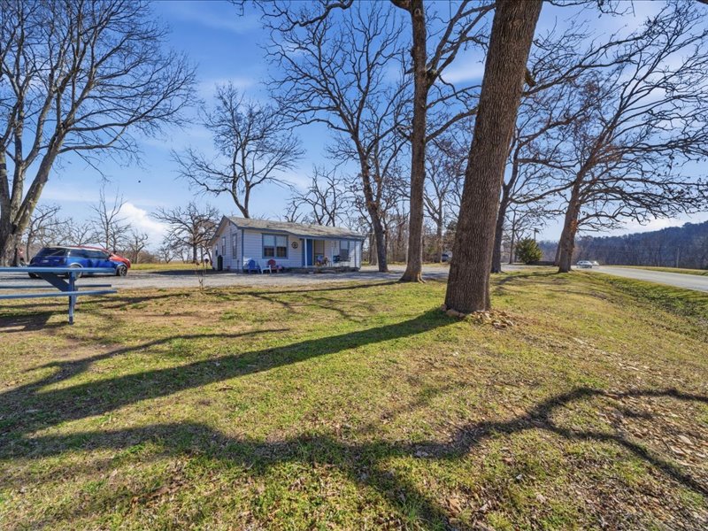 600 S Main Property Photo 8