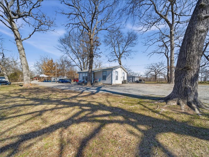 600 S Main Property Photo 10