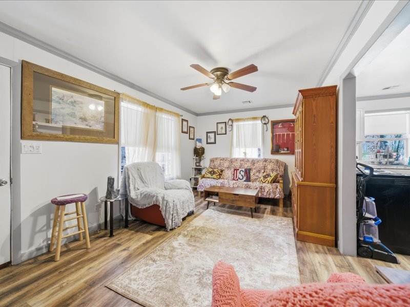 600 S Main Property Photo 13