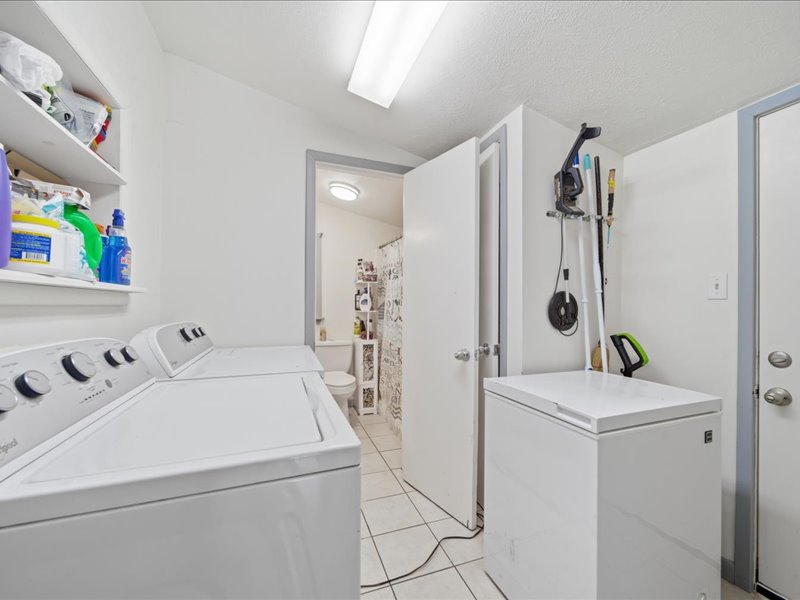 600 S Main Property Photo 20