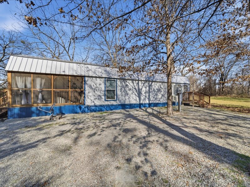 600 S Main Property Photo 22