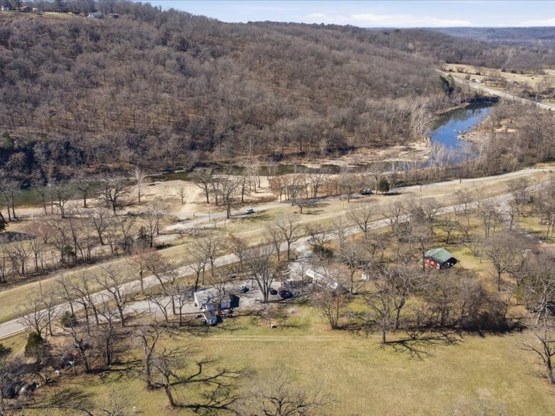 600 S Main Property Photo 34