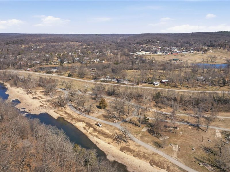 600 S Main Property Photo 37