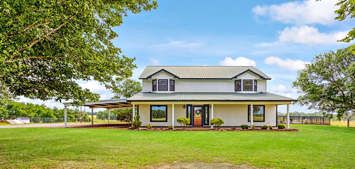 1205 N 4360 Road Property Photo 2